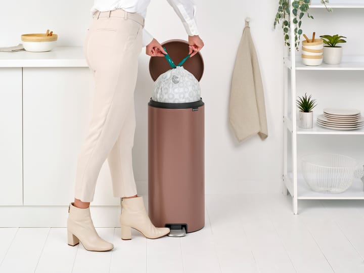 Caixote de pedal New Icon 30 litros, Satin Taupe Brabantia