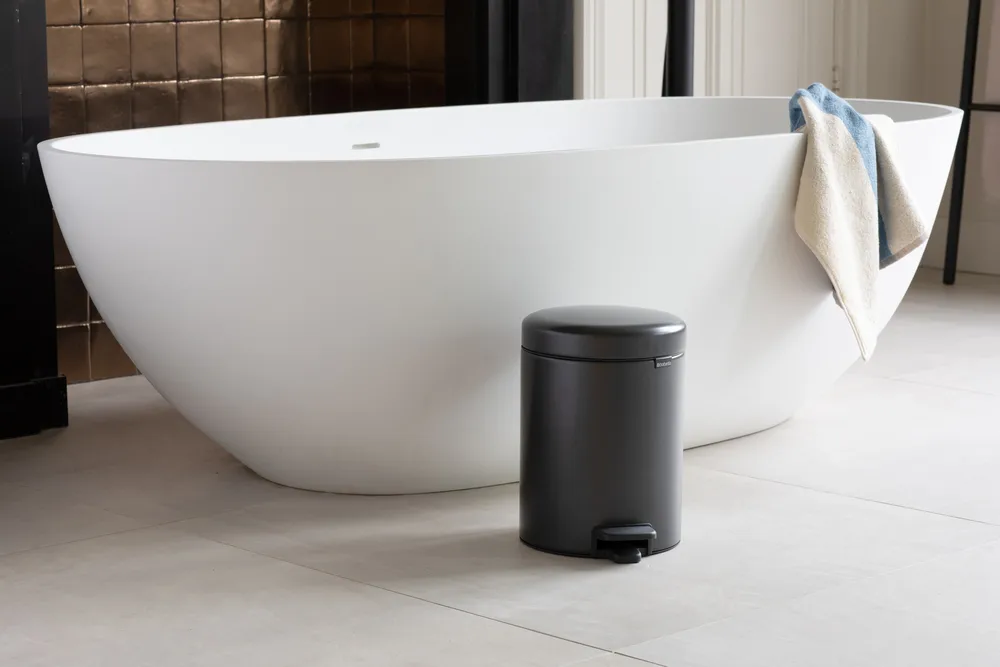 Caixote de pedal New Icon 5 litros, Confident Grey Brabantia