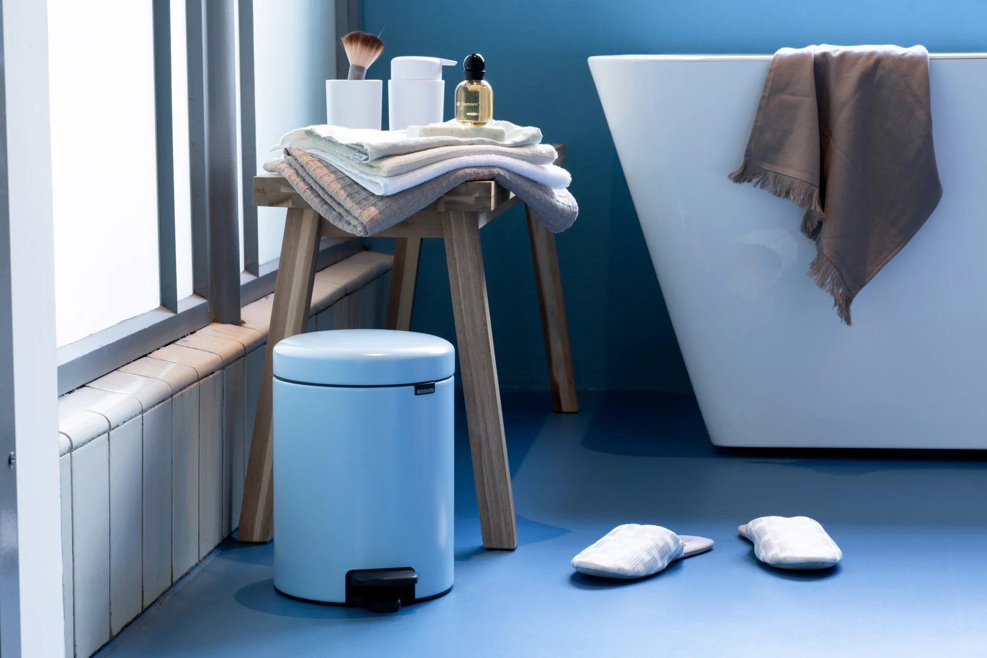 Caixote de pedal New Icon 5 litros, Dreamy blue Brabantia