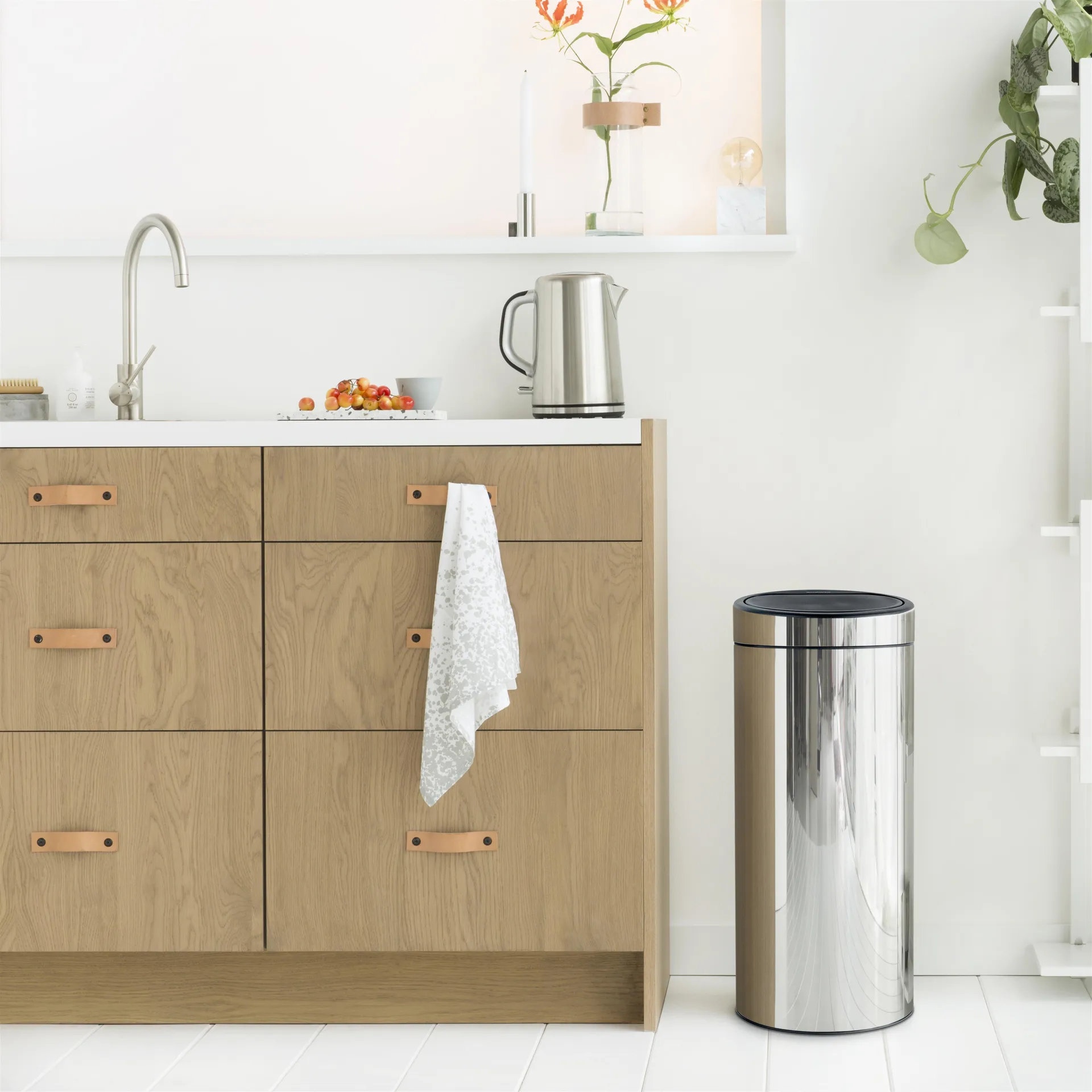 Caixote do lixo Touch Bin 30 litros, brilliant steel Brabantia