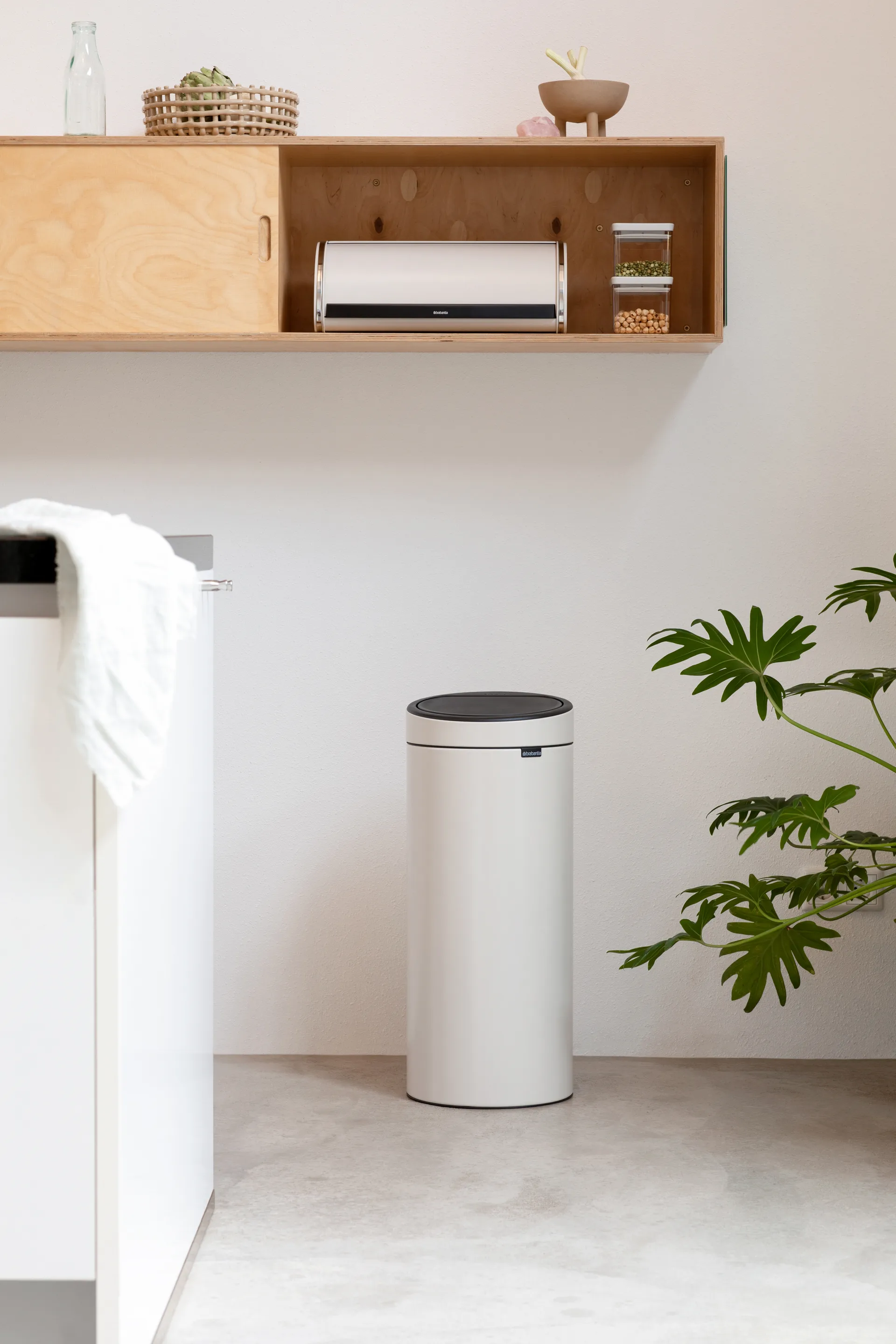 Caixote do lixo Touch Bin 30 litros, Soft beige Brabantia