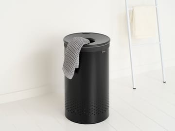Cesto de roupa Brabantia com tampa de plástico 60 L - Preto mate - Brabantia