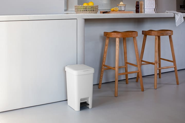 Lixeira pedal 16 L StepUp, Cinzento claro  Brabantia