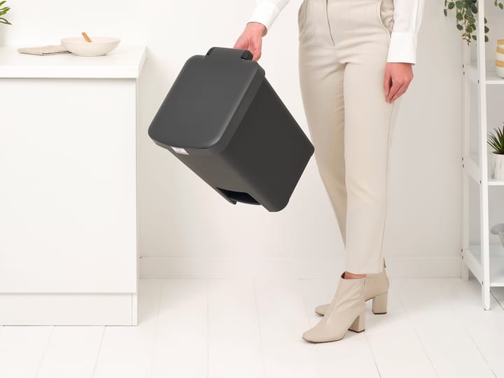 Lixeira pedal 25 L StepUp, Cinzento escuro  Brabantia