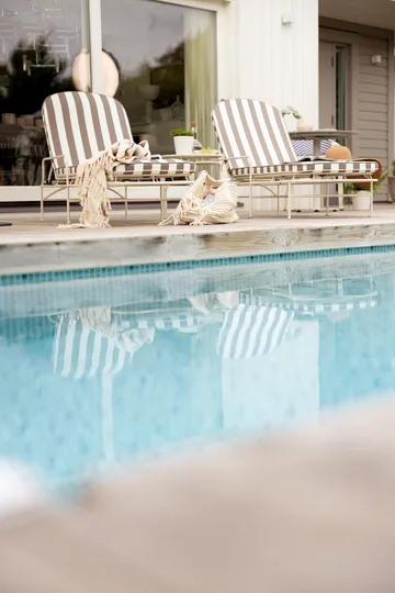 Arts espreguiçadeira 196x96 cm - Branco suave-riscas beges - Brafab