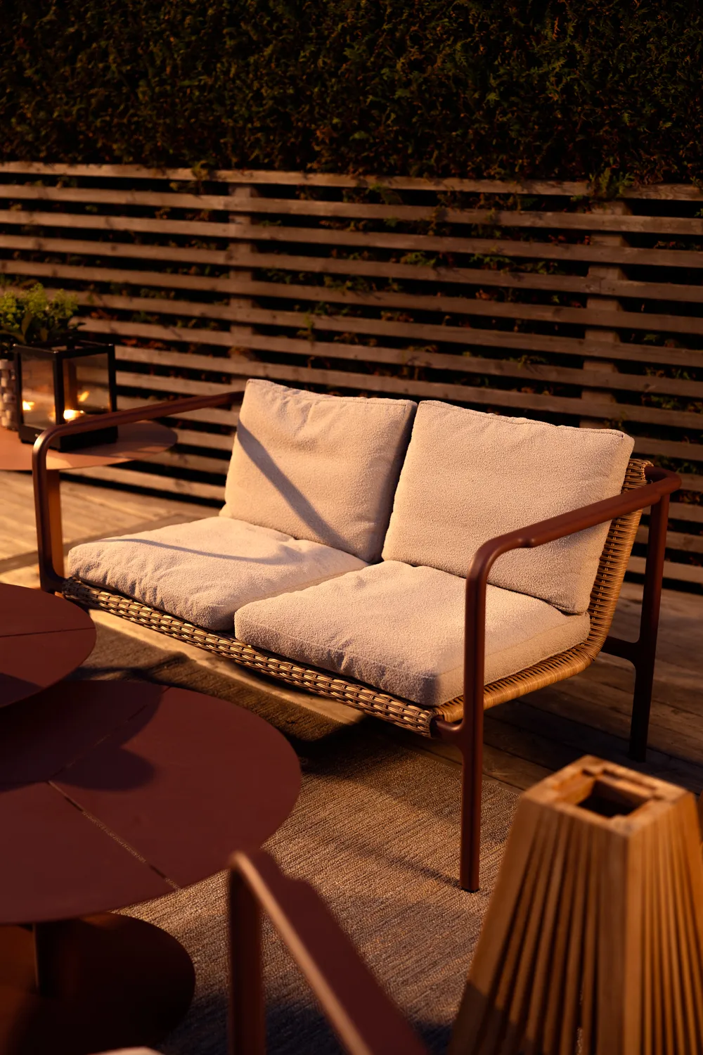 Sofá Motty, Zin red-teddy bege, 2 lugares Brafab