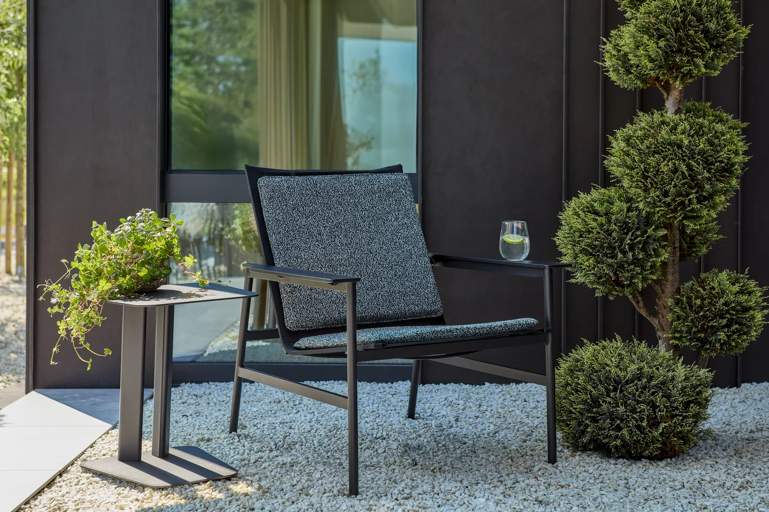 Soro poltrona lounge, Preto-teddy formiga Brafab