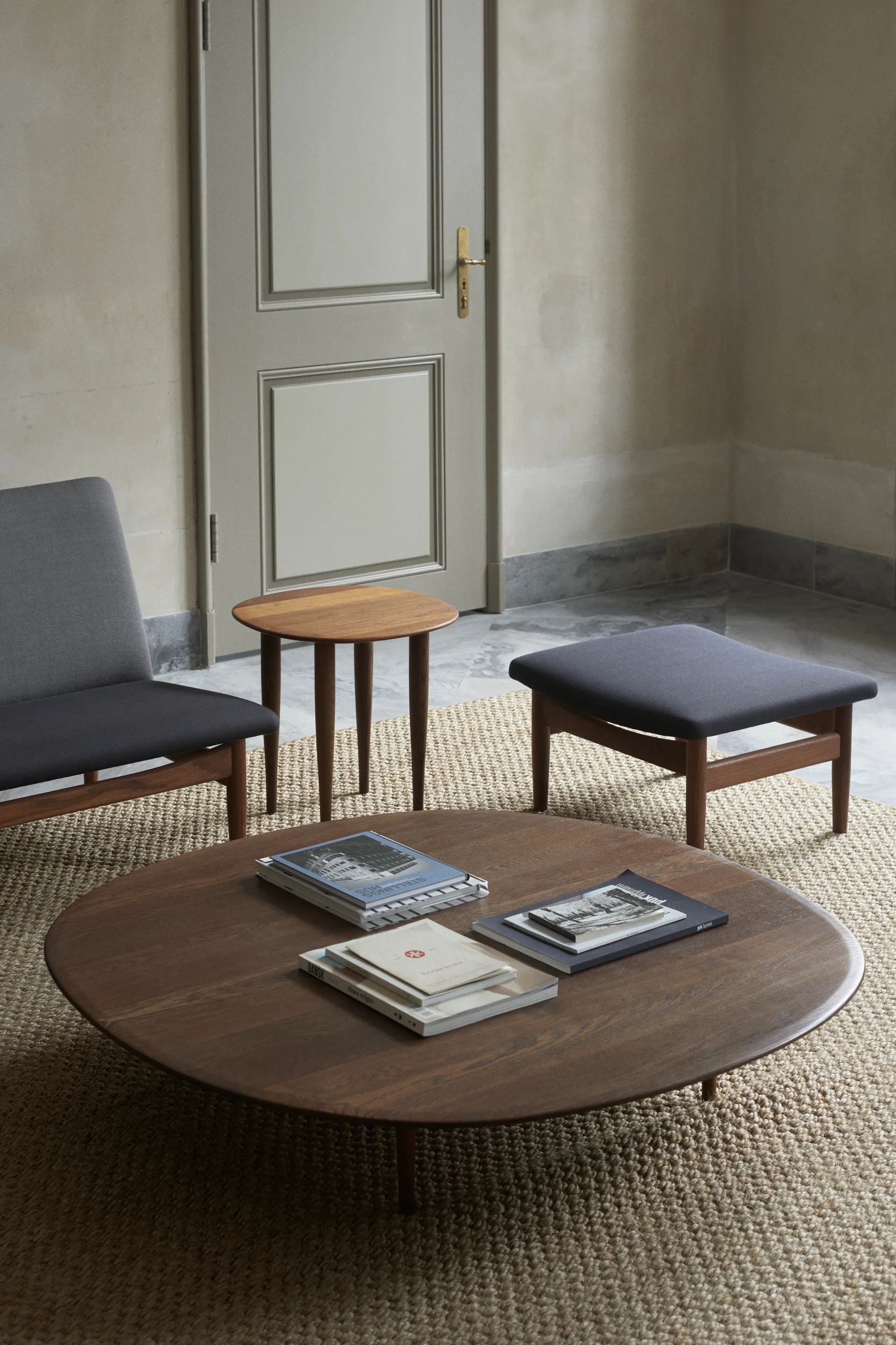 Mesa de apoio Jari Ø45 cm, Verniz carvalho fumado Brdr. Krüger