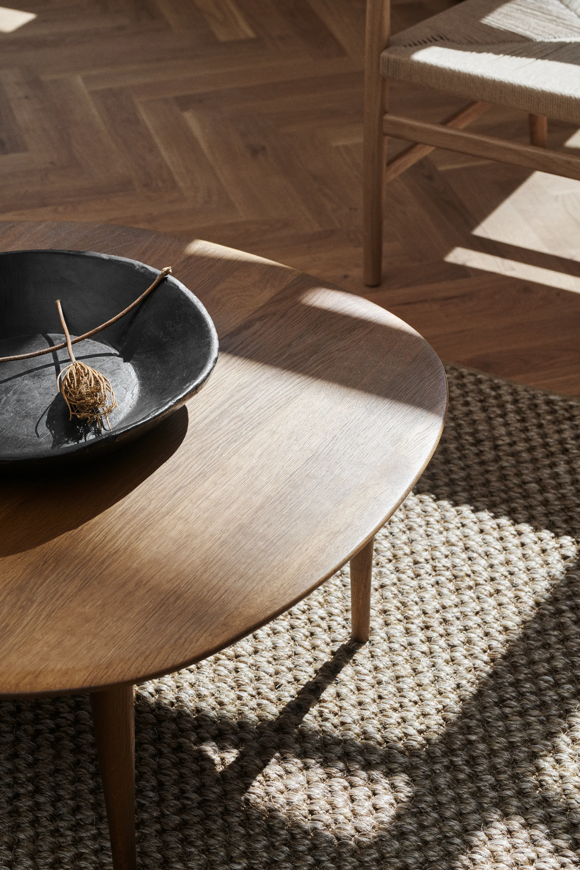 Mesa de centro Jari Ø85 cm, Verniz carvalho fumado Brdr. Krüger