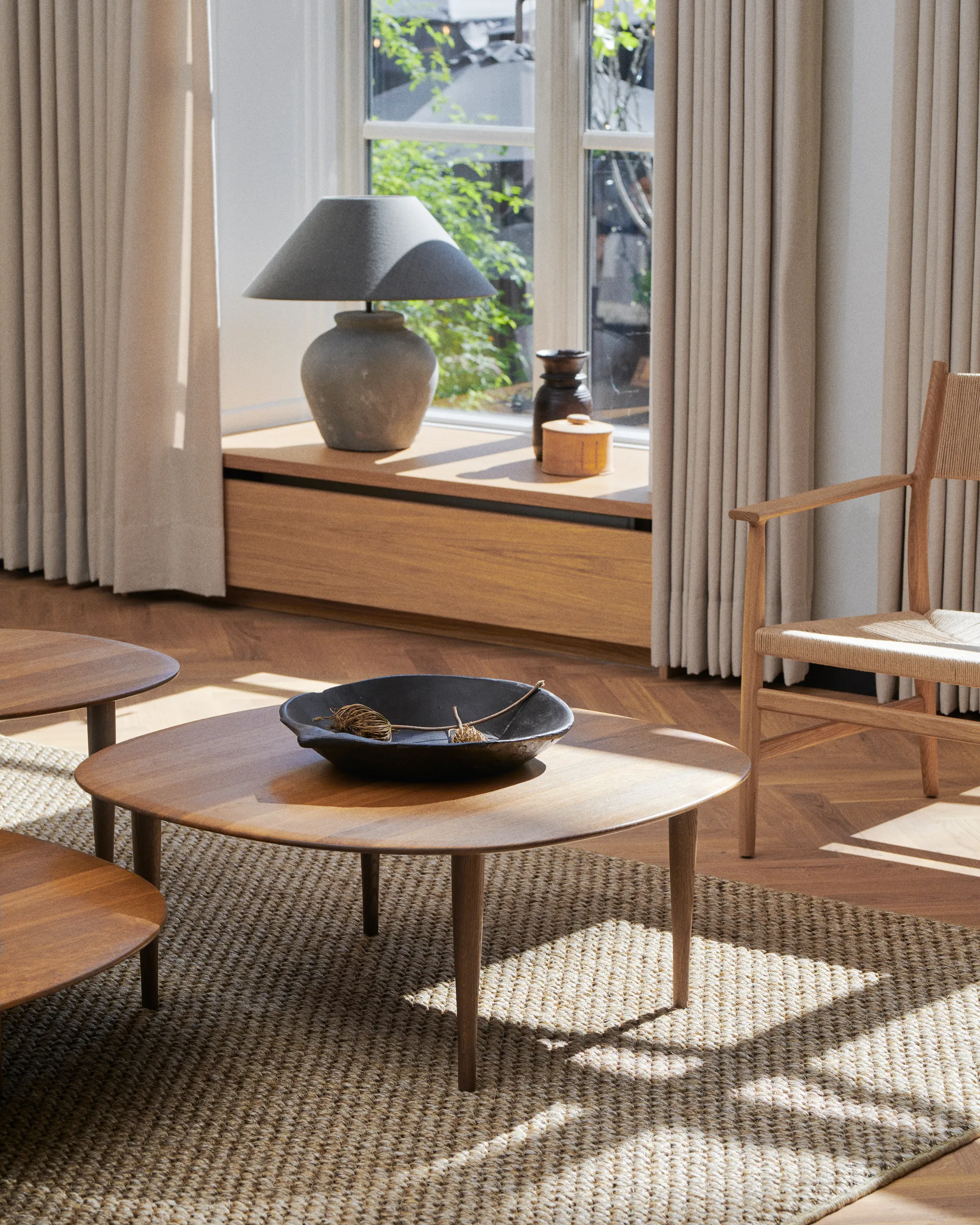 Mesa de centro Jari Ø85 cm, Verniz carvalho fumado Brdr. Krüger