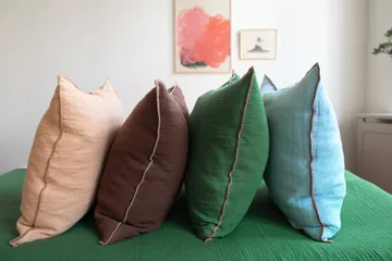 Evy fronha - Castanho, 50x50 cm - Brita Sweden