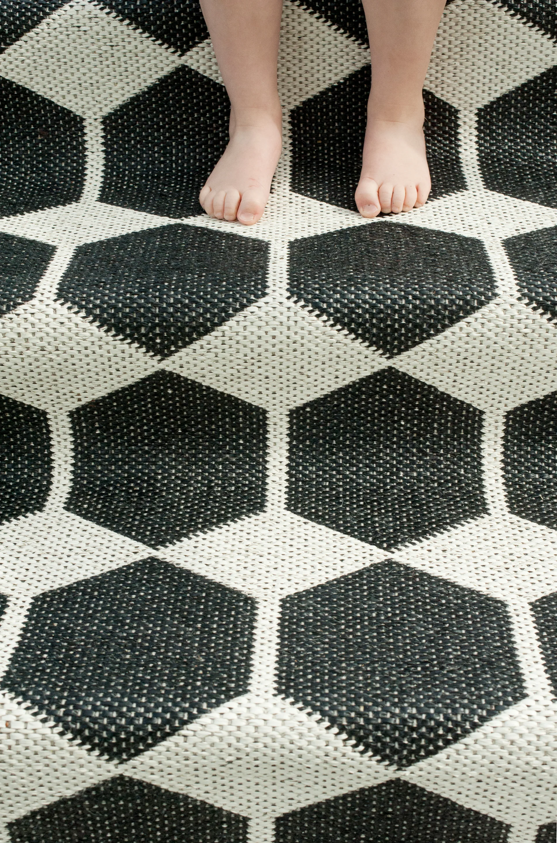 Tapete Anna preto grande, 150x200 cm Brita Sweden