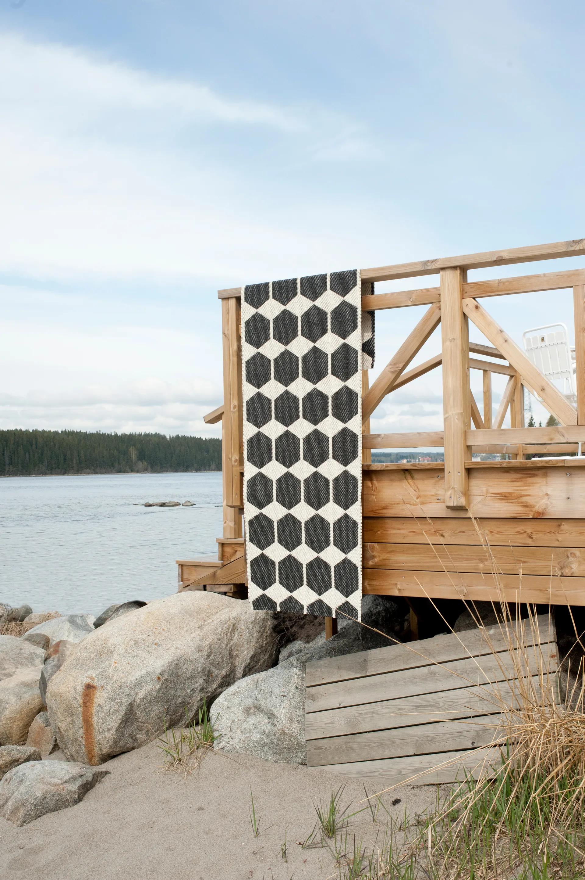 Tapete Anna preto grande, 150x200 cm Brita Sweden