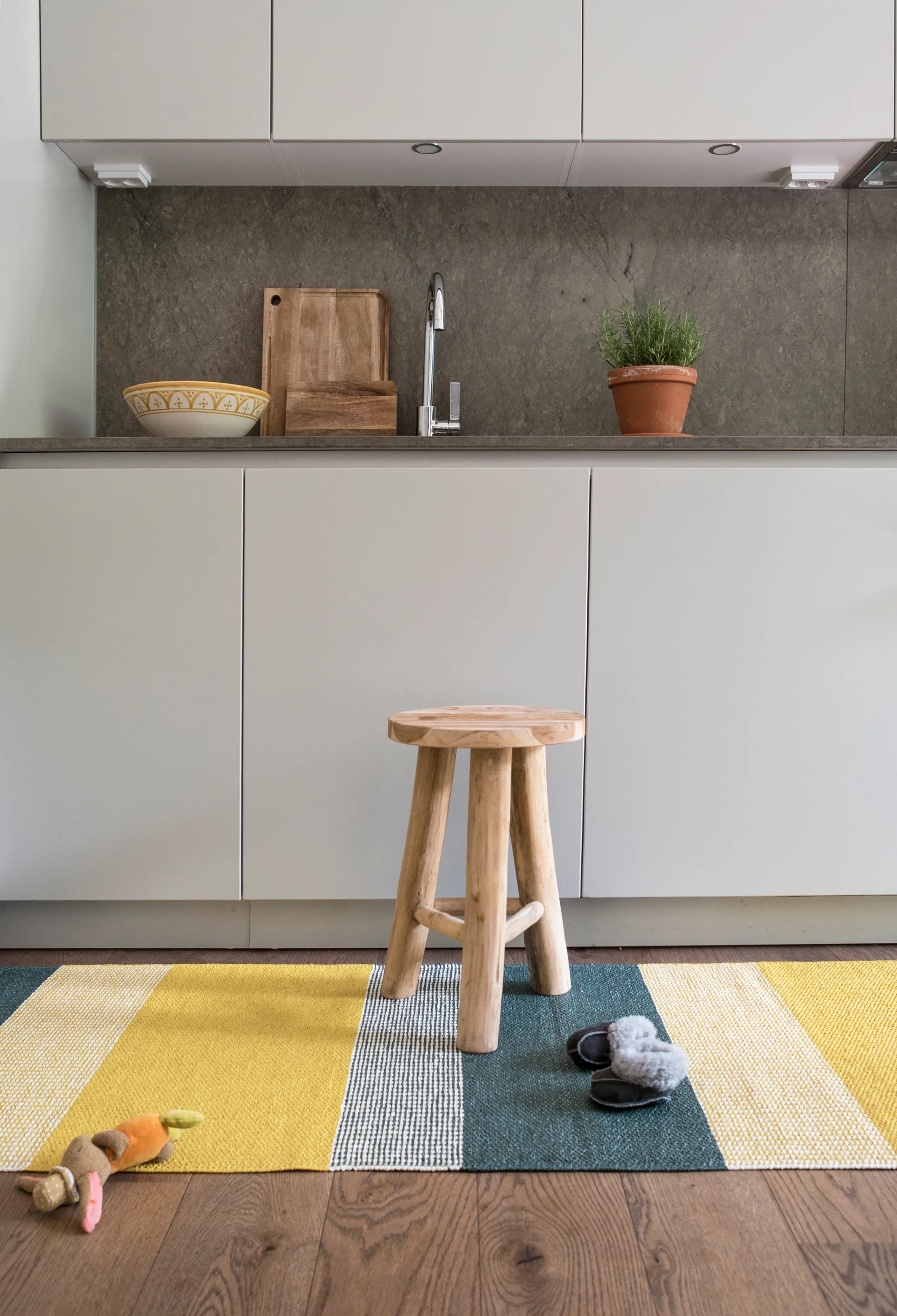 Tapete de plástico Seasons 70x300 cm, Sunny (amarelo) Brita Sweden