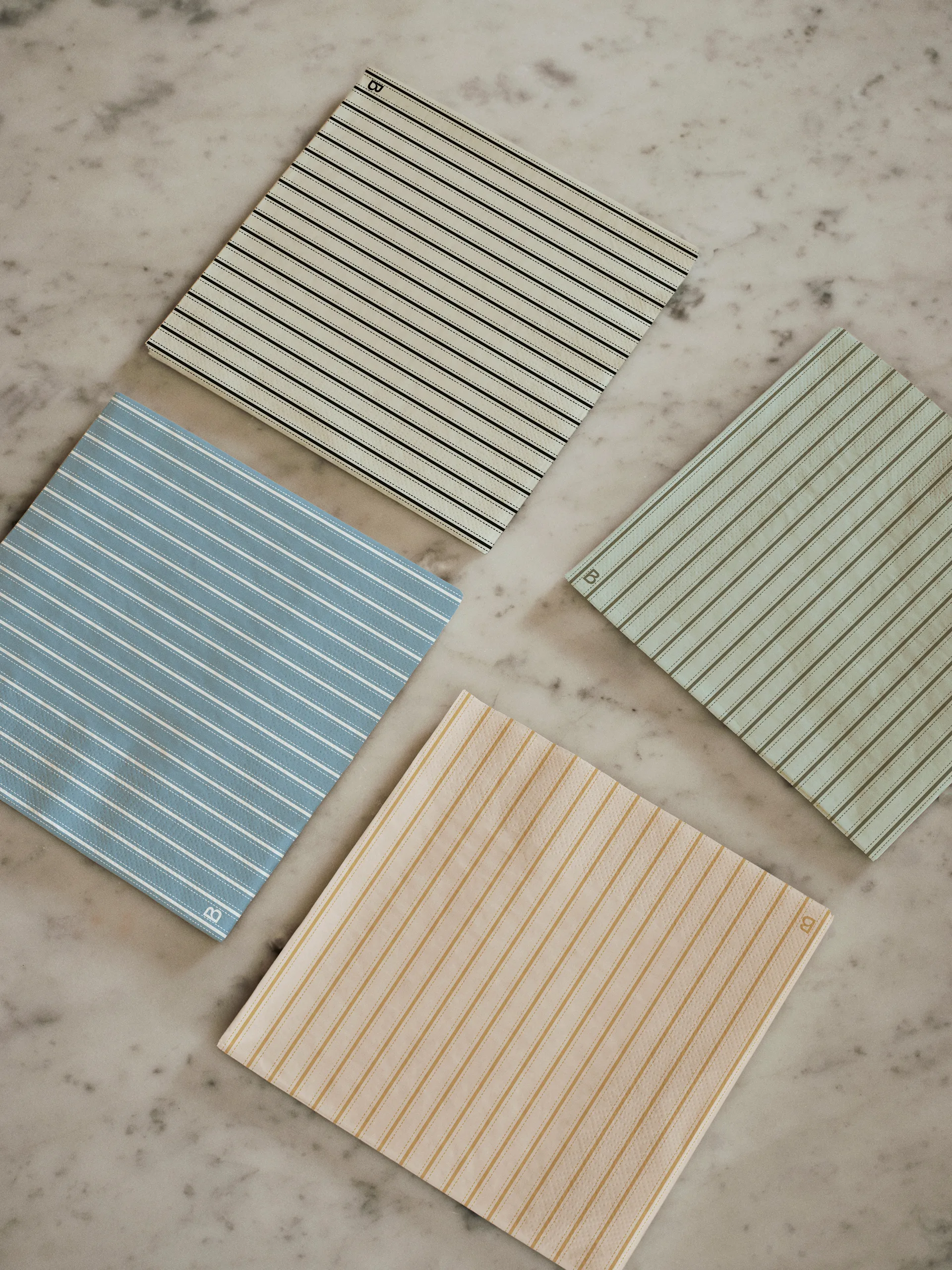 Dolly guardanapos de papel 33x33 cm 20 unidades, Preto-branco sujo Broste Copenhagen