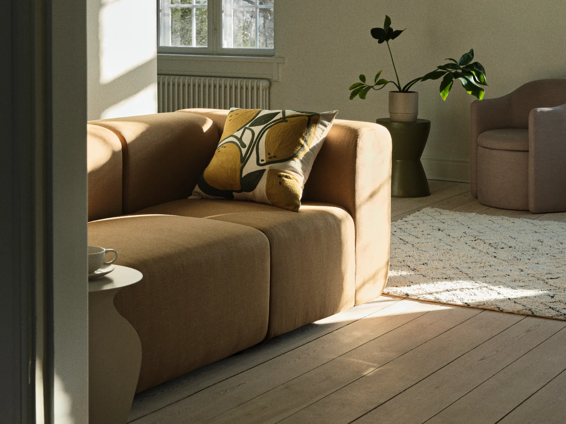 Ebbe pufe Ø33x46 cm, Army green Broste Copenhagen