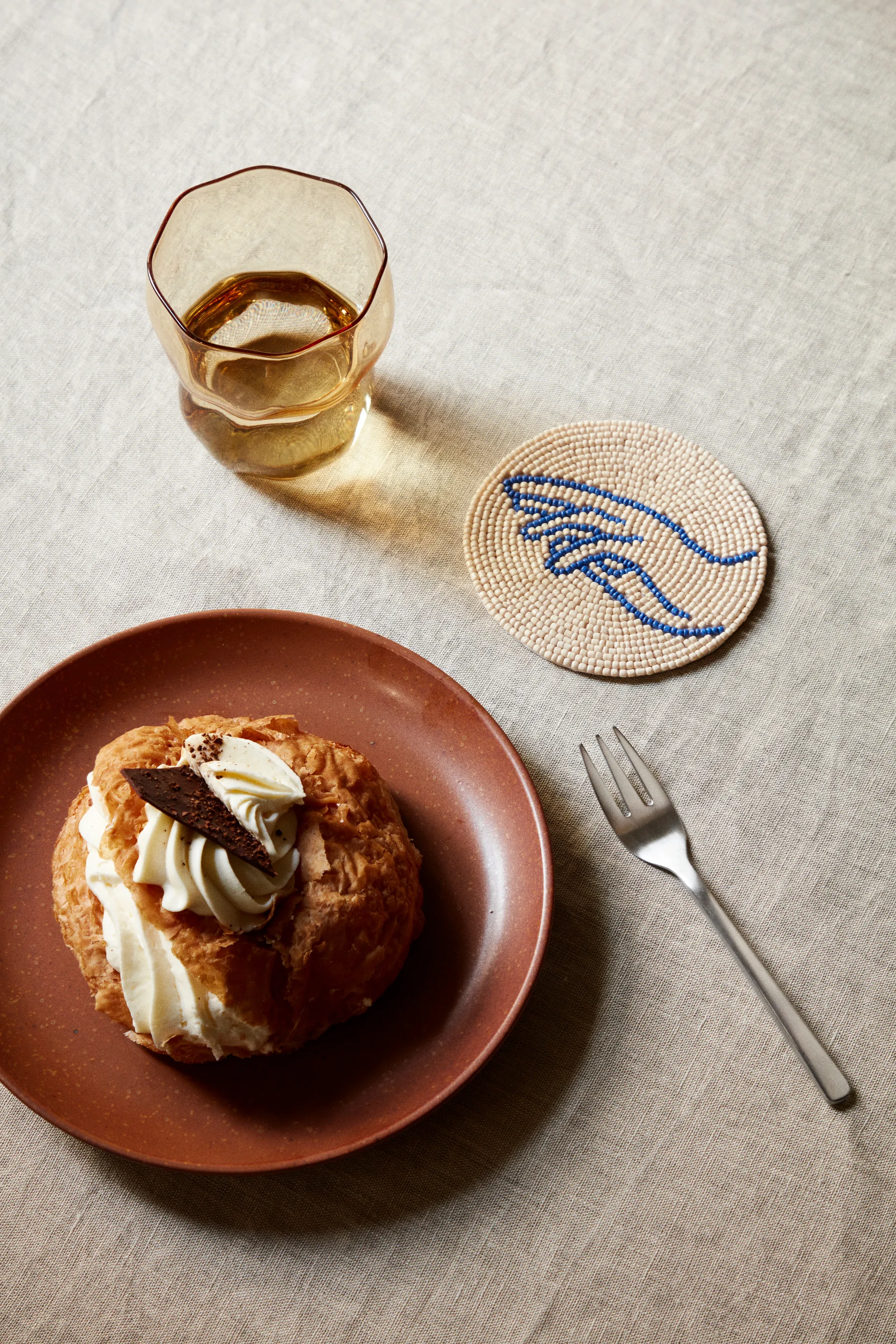 Eli prato pequeno Ø20 cm, Marrom caramelo Broste Copenhagen