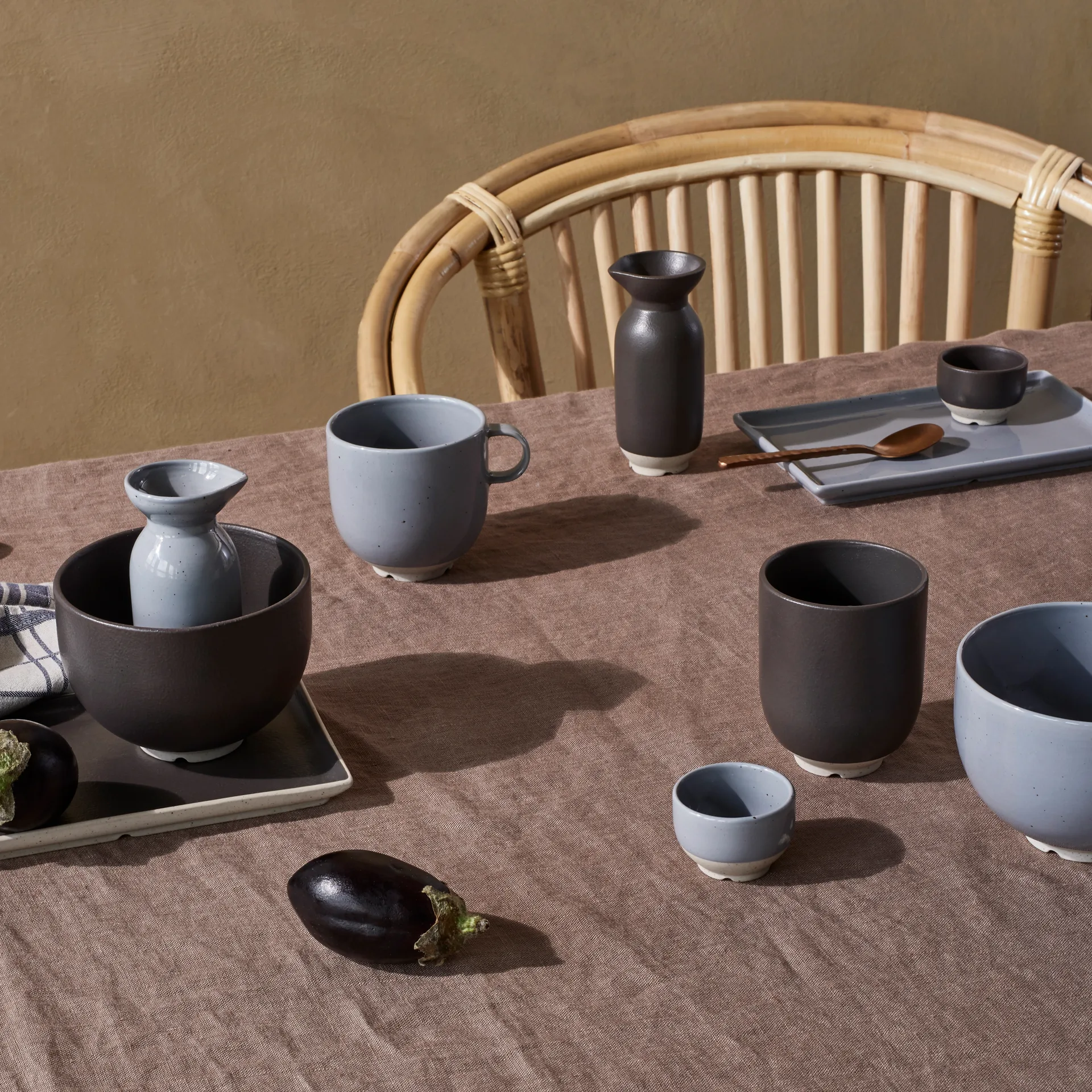 Jarro Eli 10 cl, matte charcoal Broste Copenhagen
