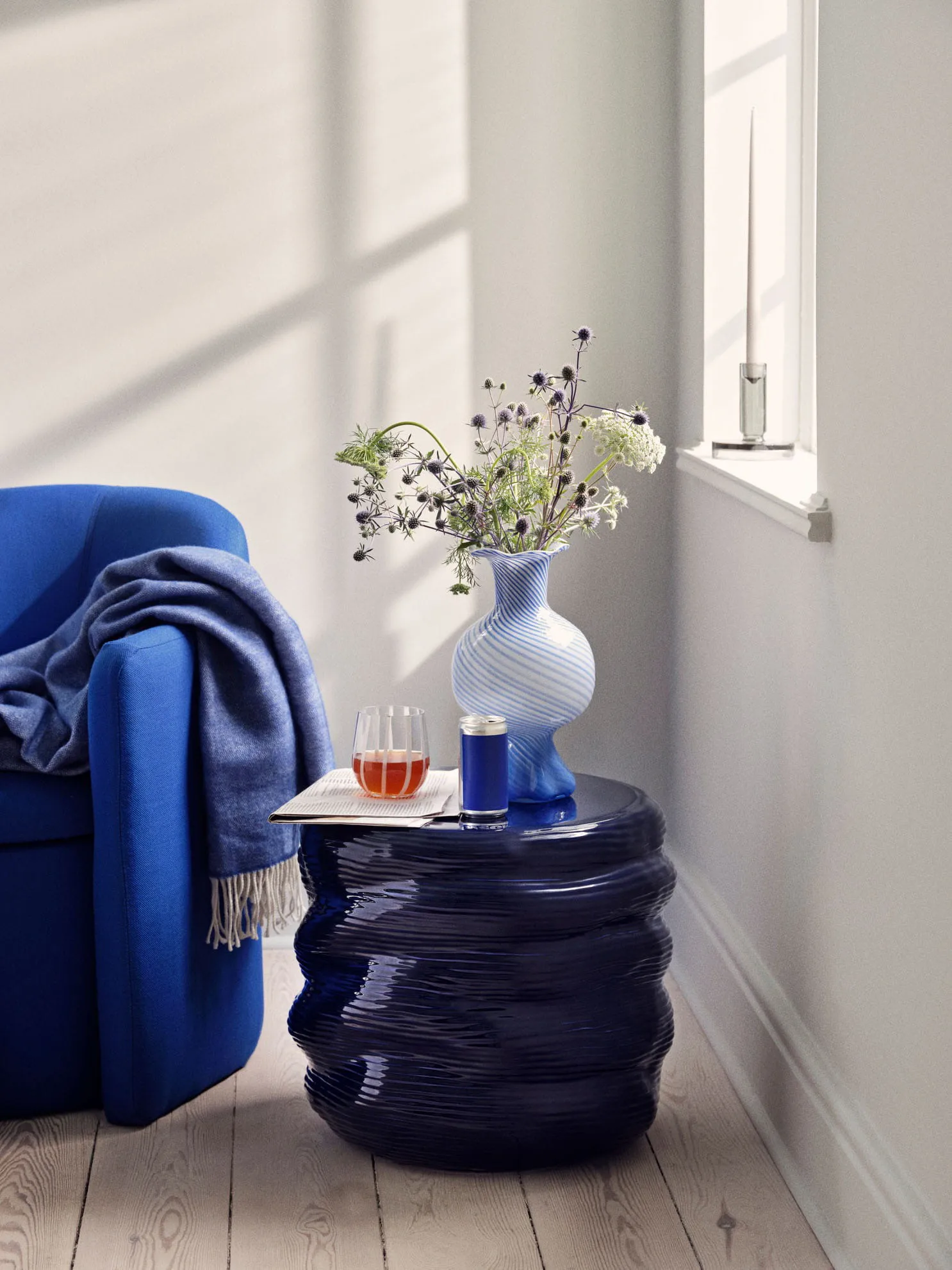 Mella vaso 30 cm, Azul intenso-off white Broste Copenhagen