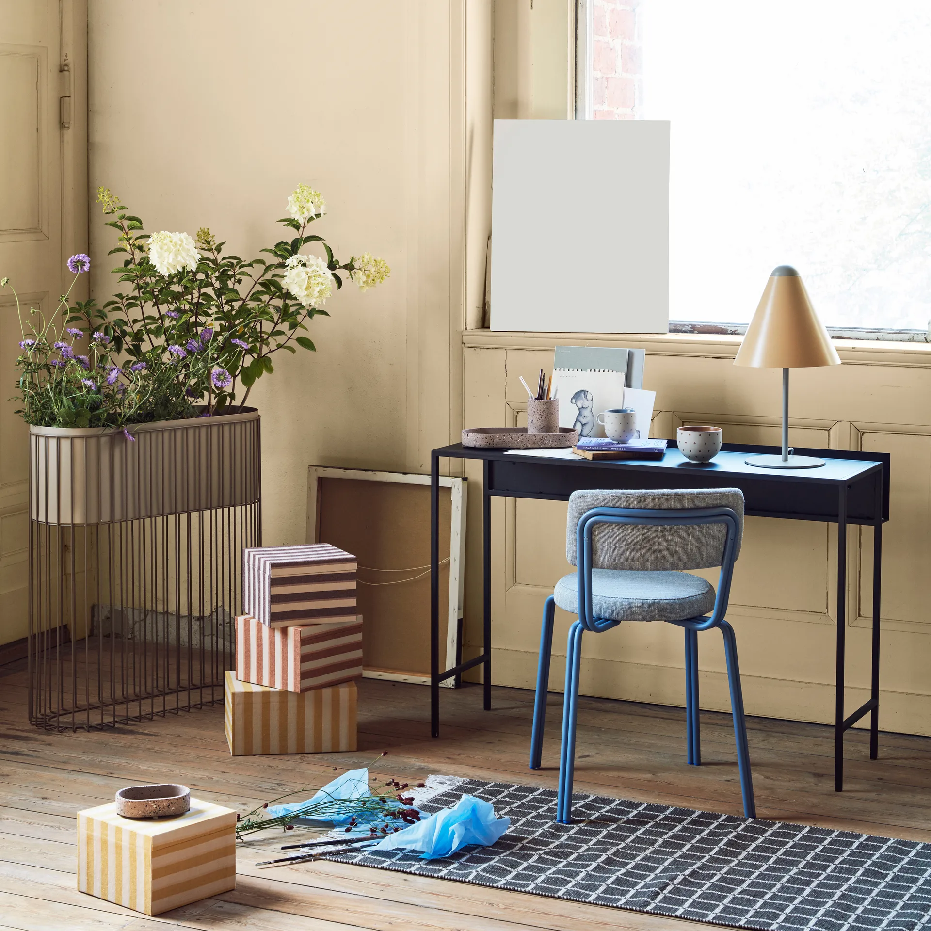 Pote de plantas Fenja, simply taupe cinza quente Broste Copenhagen