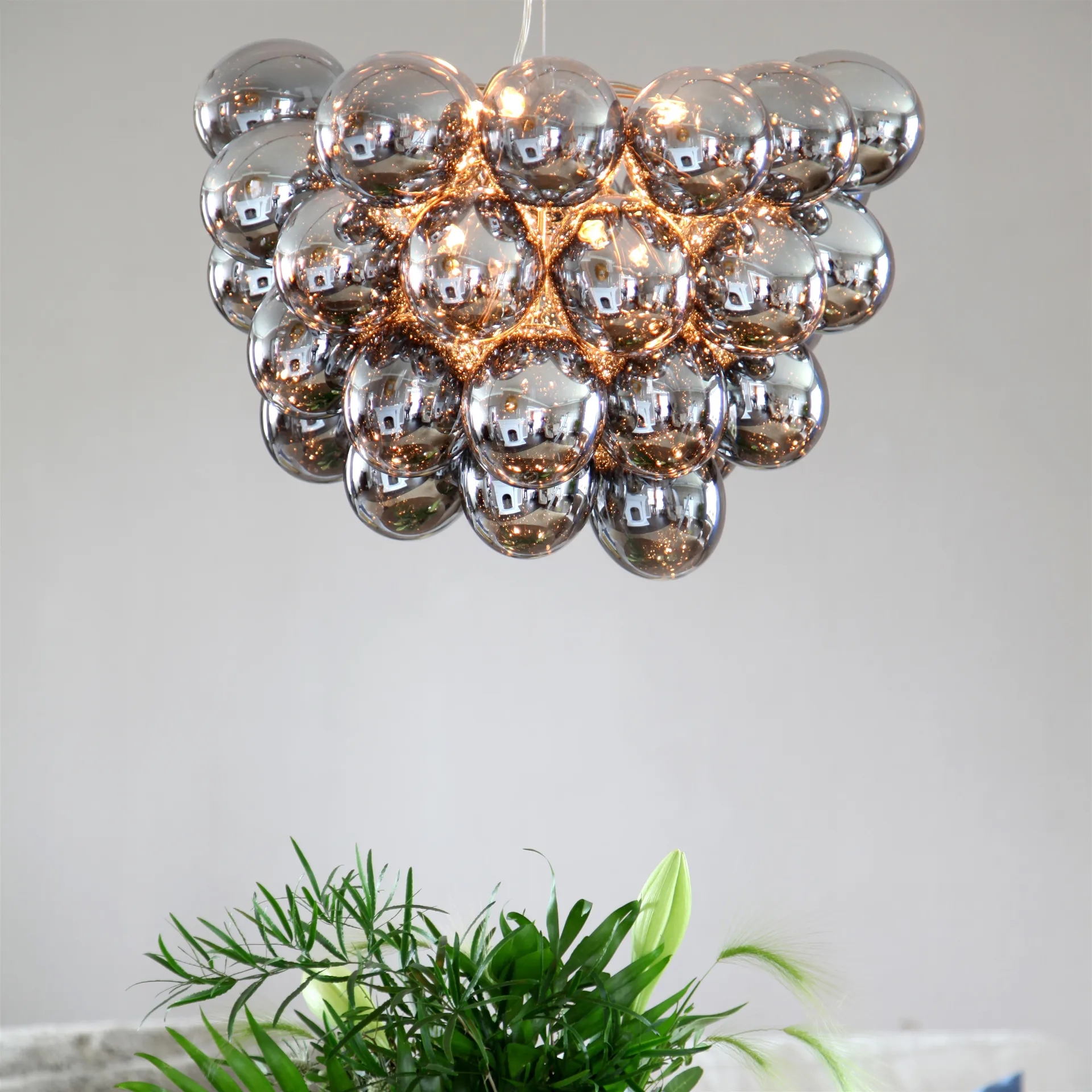 Candeeiro de teto grande Gross, cinza smoke By Rydéns