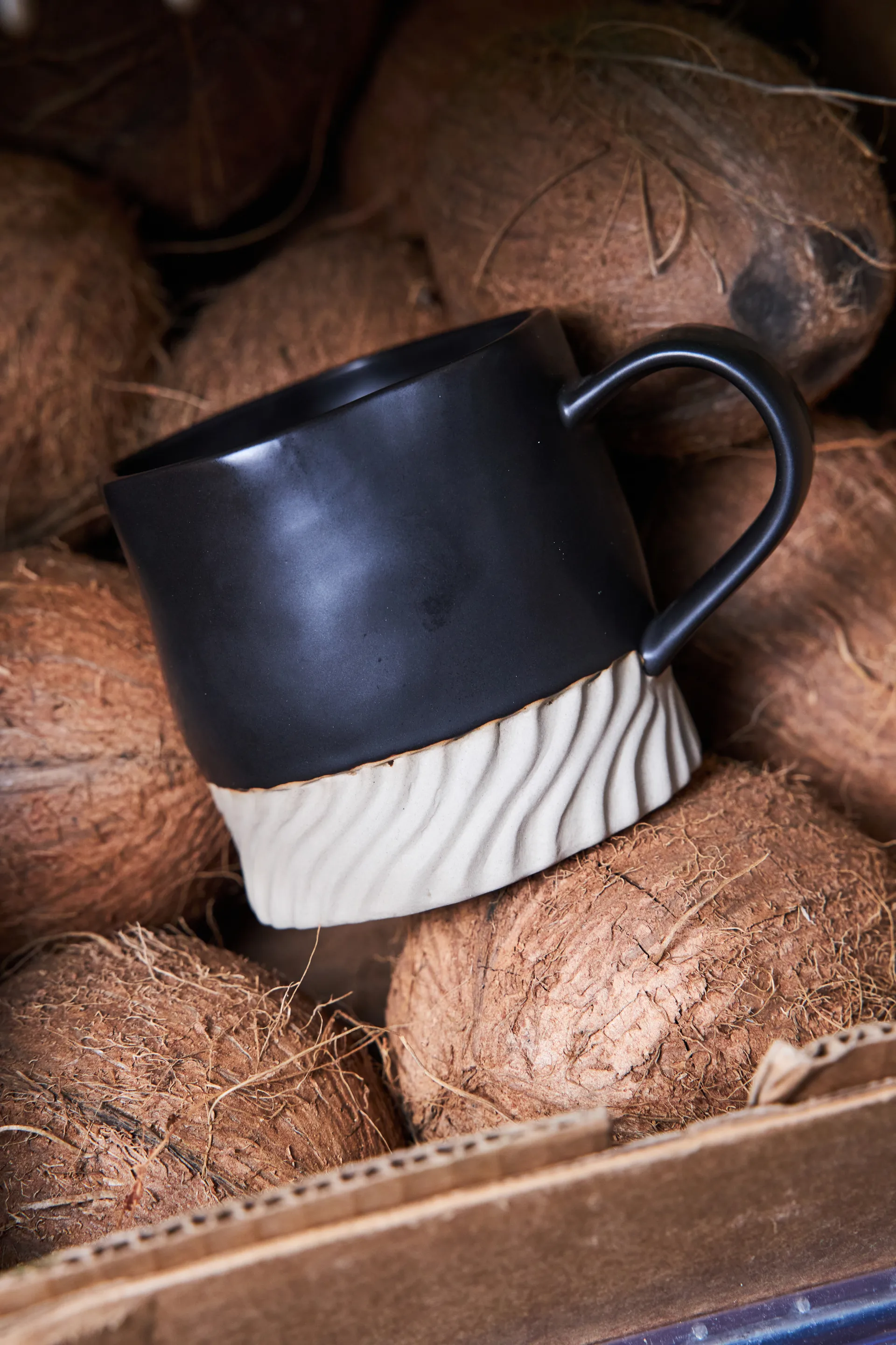 Caneca Swirl 38 cl, Beige-preto Byon