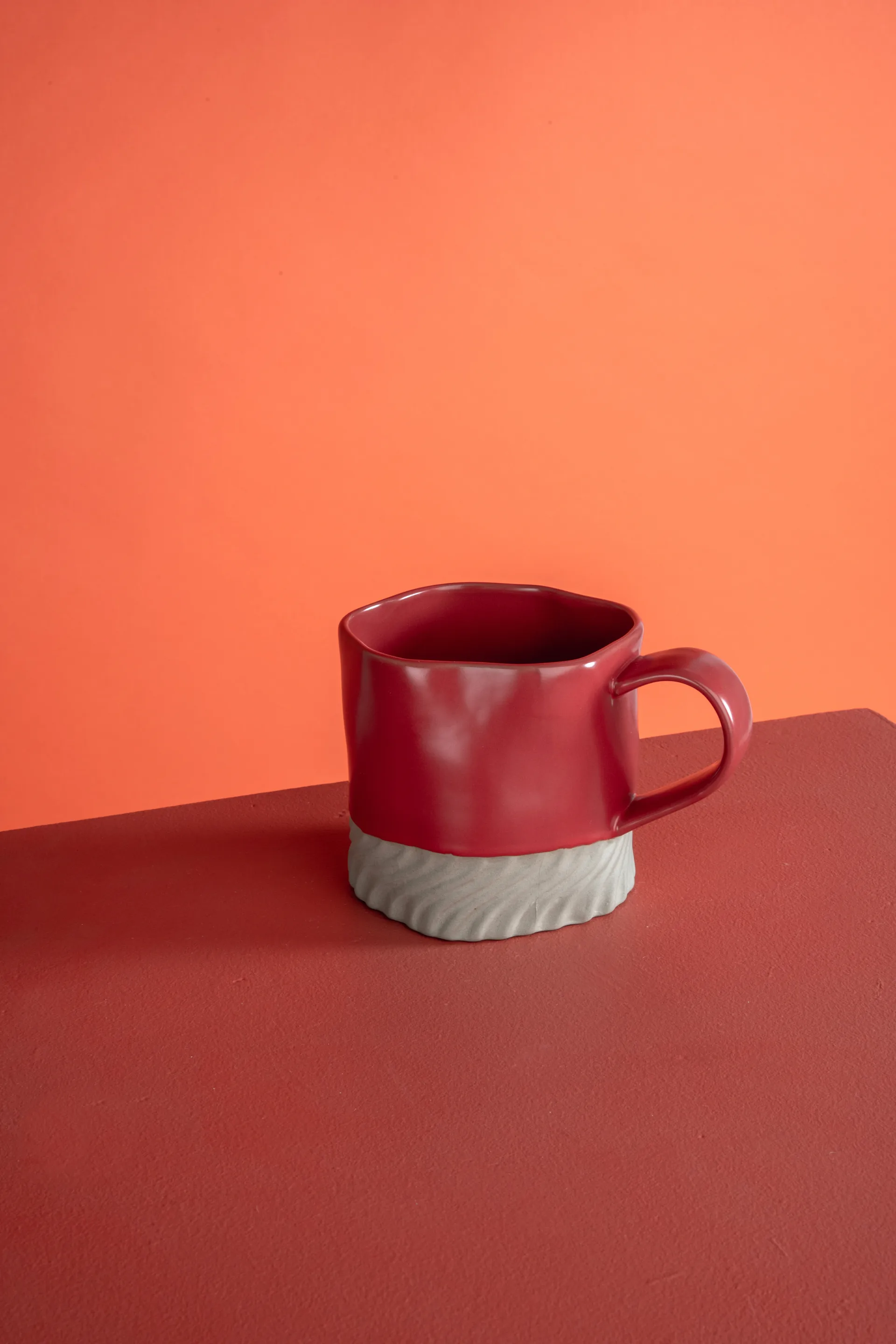 Caneca Swirl 38 cl, vermelho-bege Byon