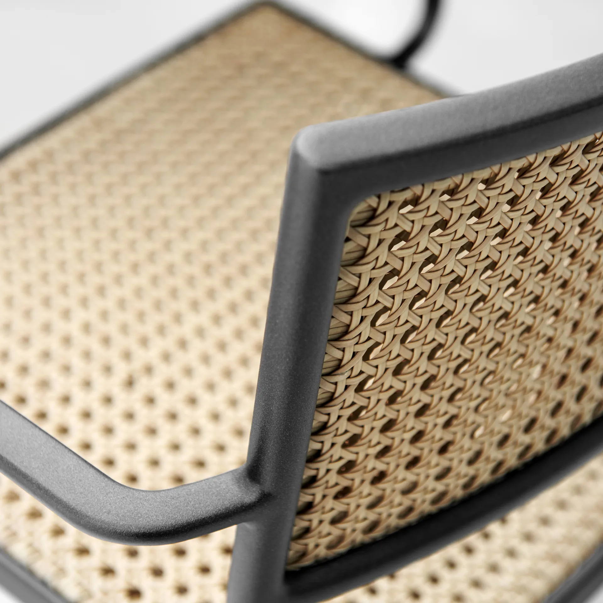 Cadeira de braços Less, Light grey Cane-line