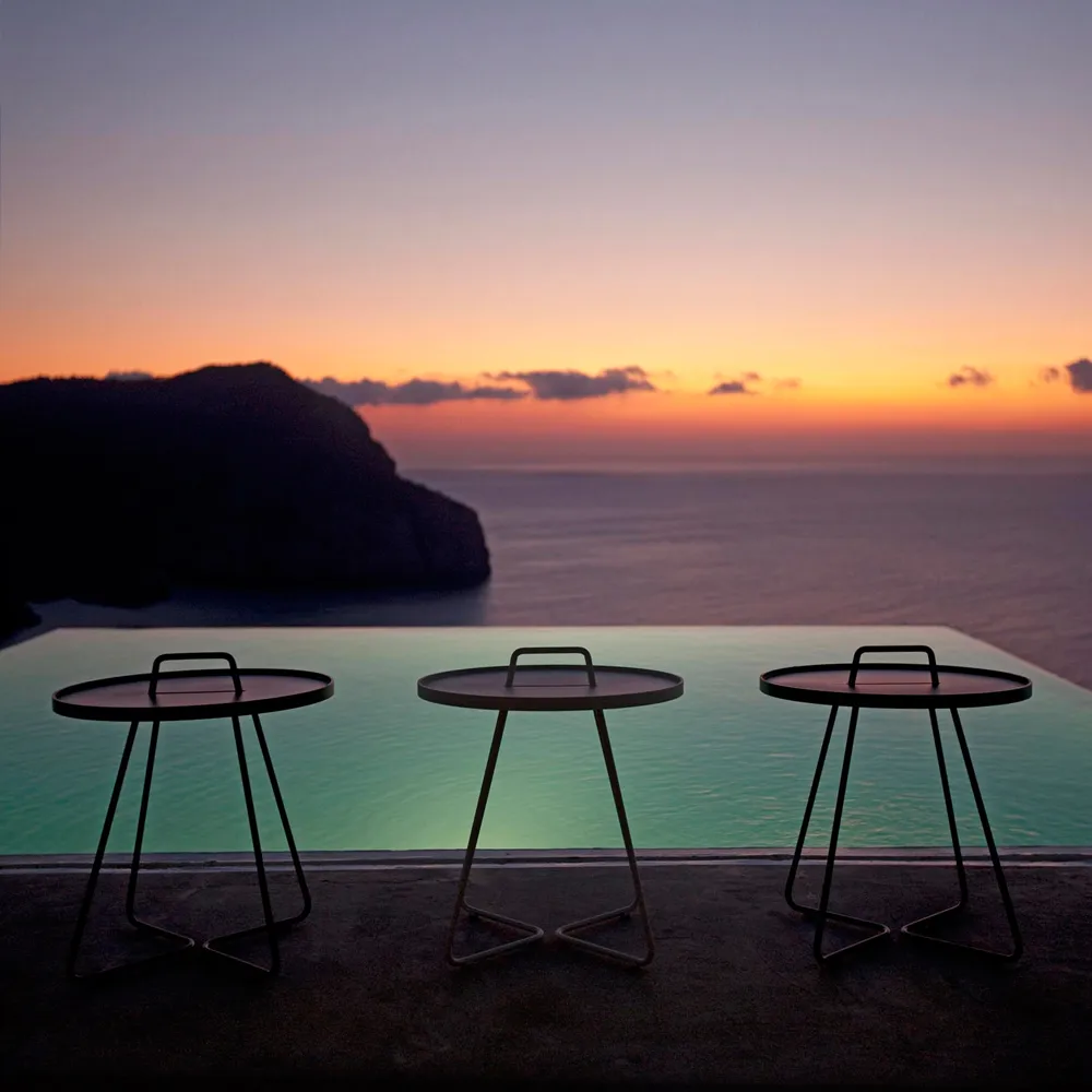 Mesa On the Move Ø37 cm, Black Cane-line