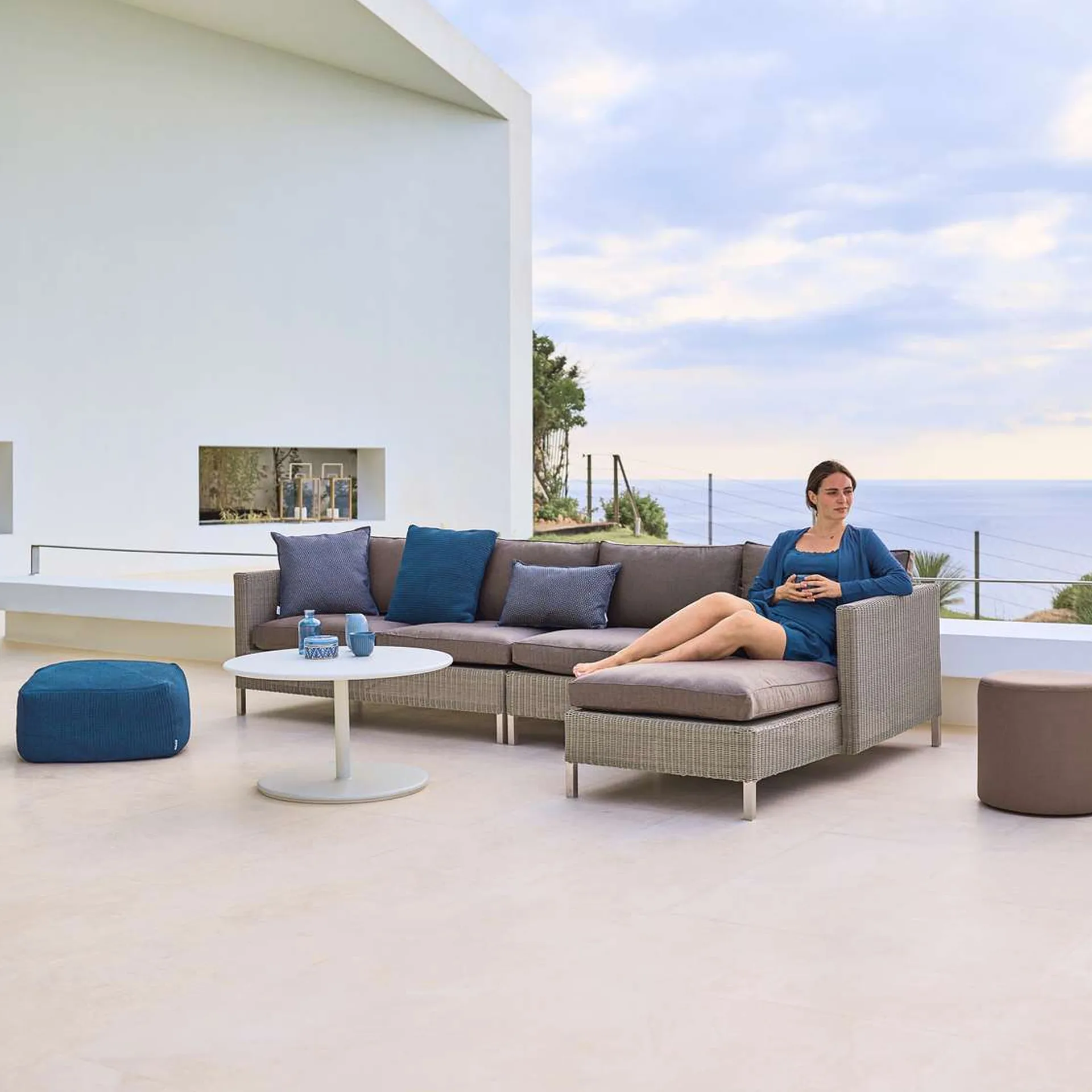 Sofá modular Connect, 2 lugares taupe, direita, almofadas white Cane-line