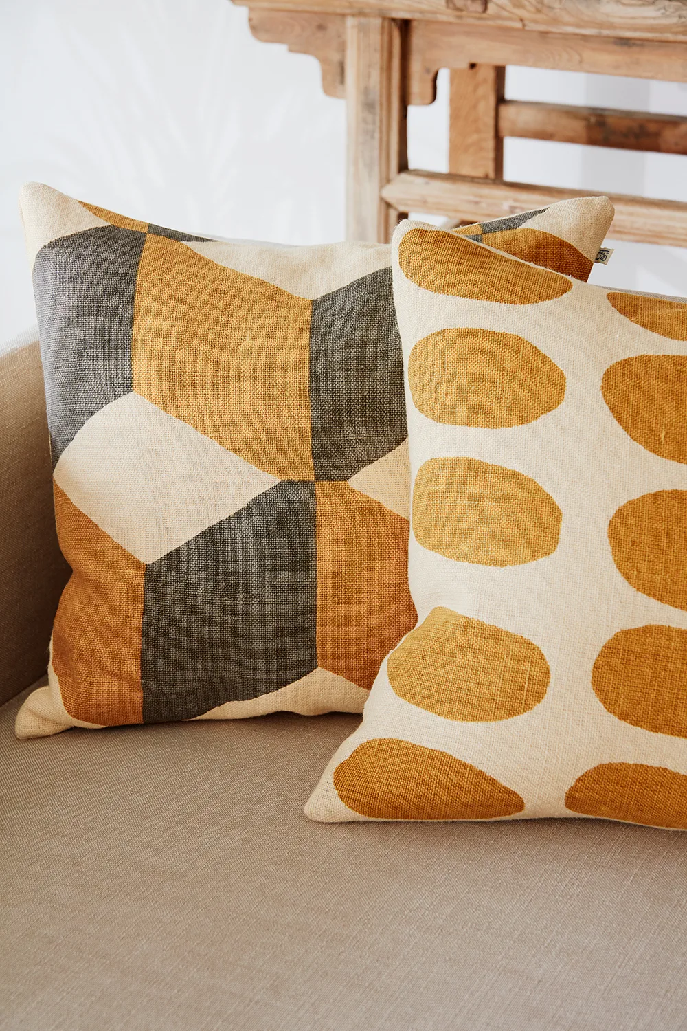 Capa de almofada Asim 50x50 cm, Light beige-spicy yellow Chhatwal & Jonsson