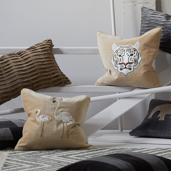 Capa de almofada Embroidered Tiger 50x50 cm, Bege Chhatwal & Jonsson