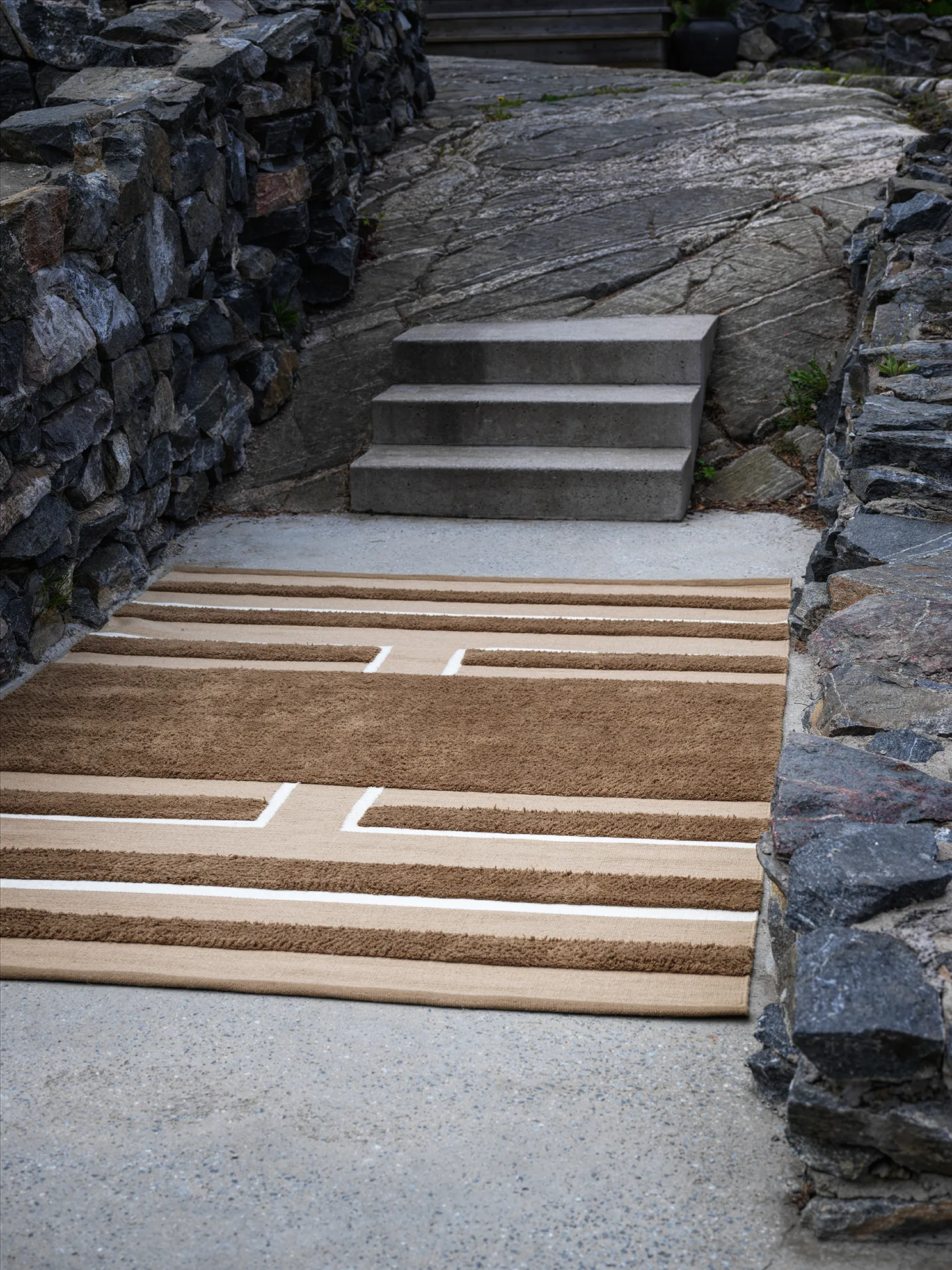 Tapete Veda 200x300 cm , Mocha bege off white Chhatwal & Jonsson