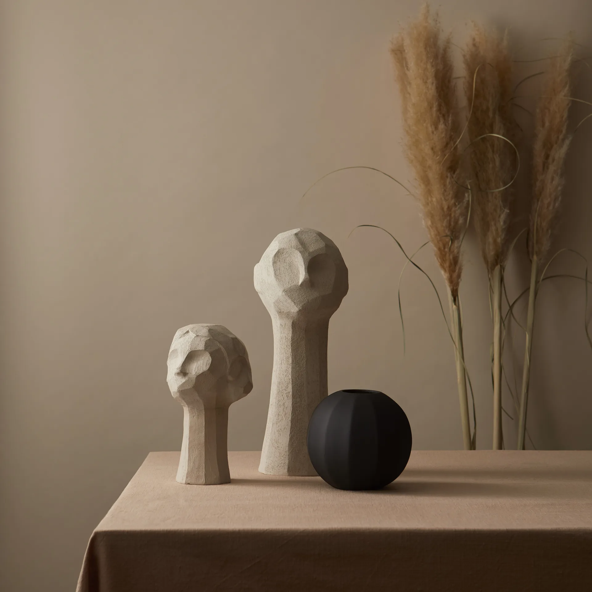 Escultura Adamo, Limestone Cooee Design