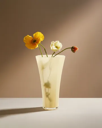 Liliané vaso 18 cm - Butter yellow - Cooee Design