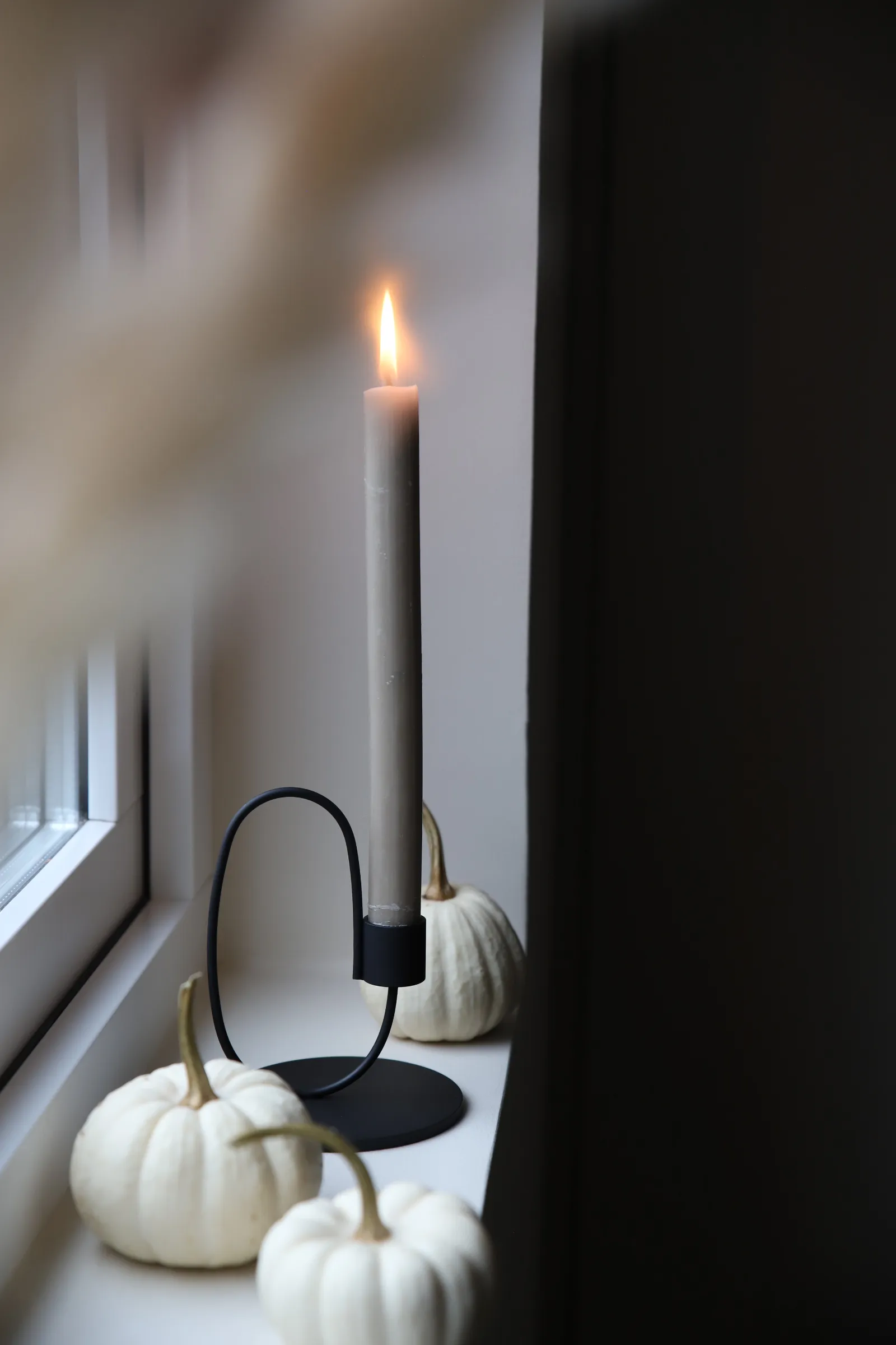 Suporte de velas Swoop, preto Cooee Design