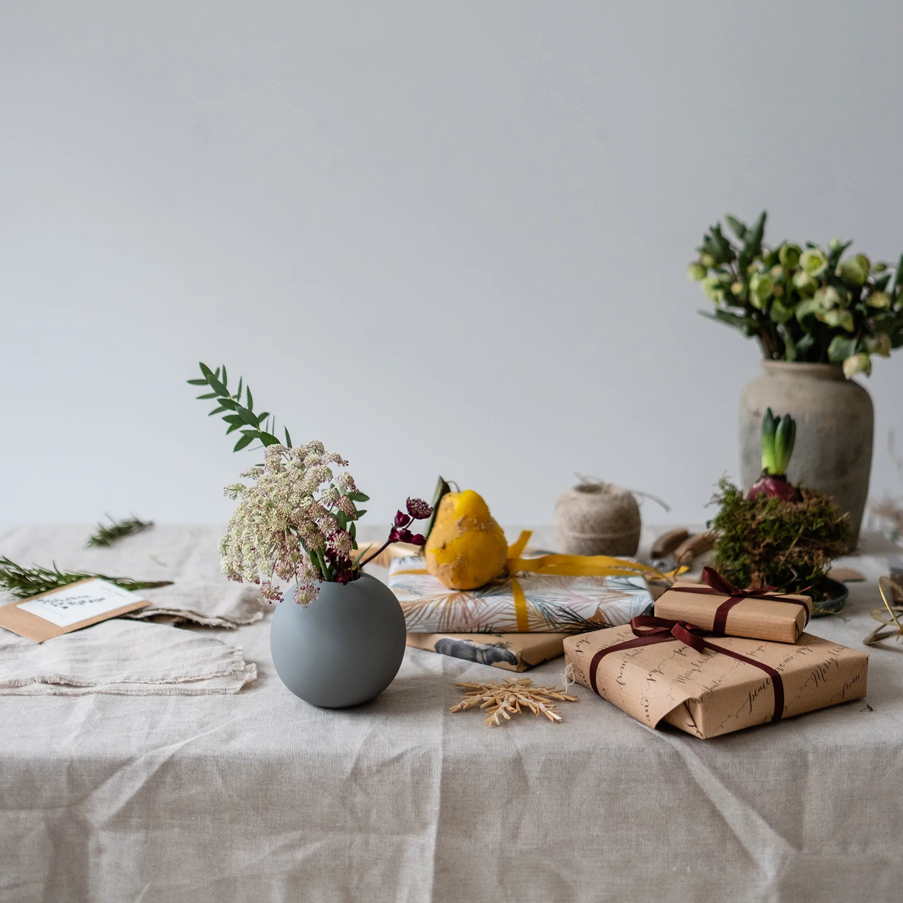 Vaso cinza Ball, 10 cm Cooee Design