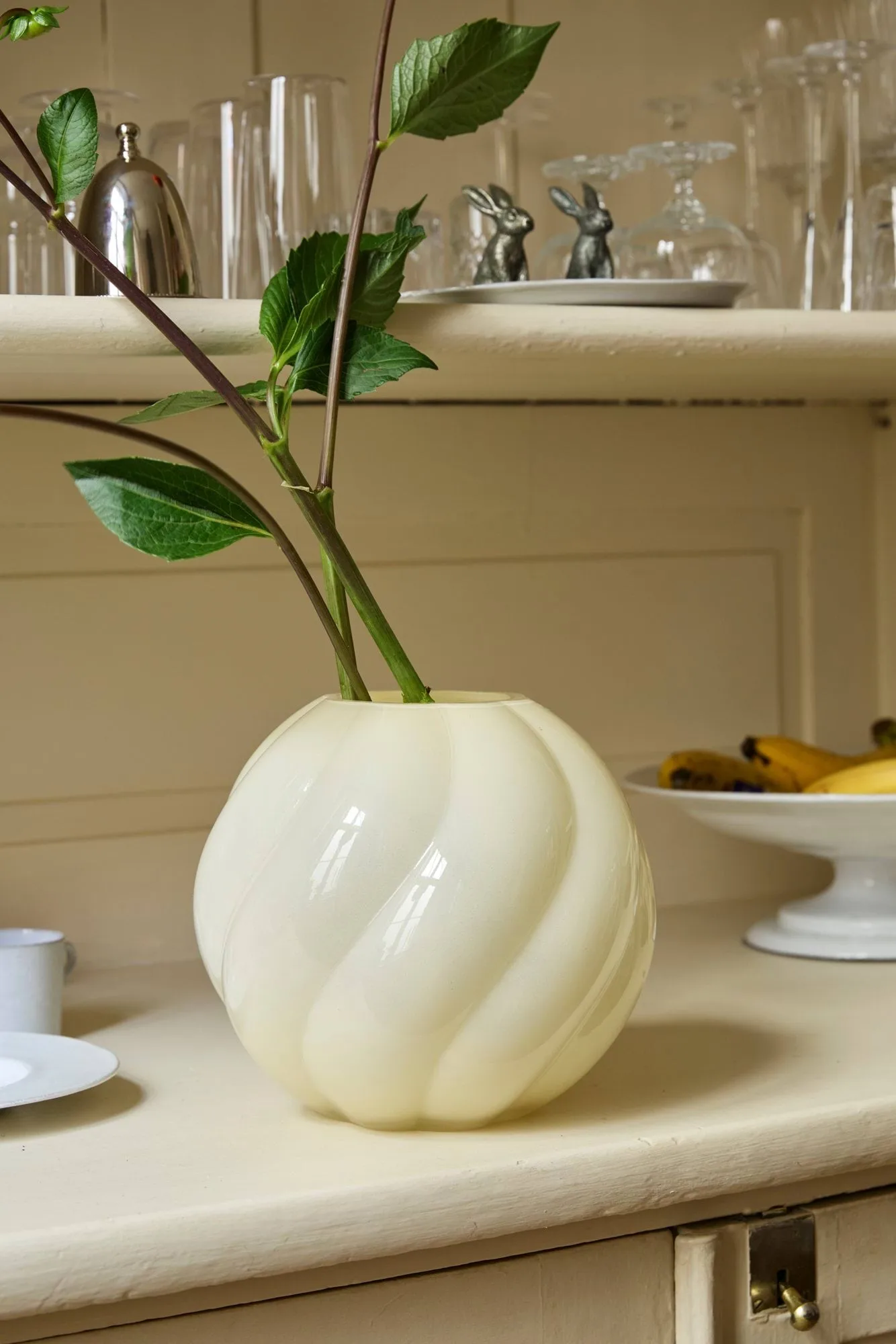 Vaso Twist ball 20 cm, Butter yellow Cooee Design