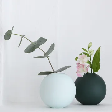 Vaso verde escuro Ball - 8 cm - Cooee Design