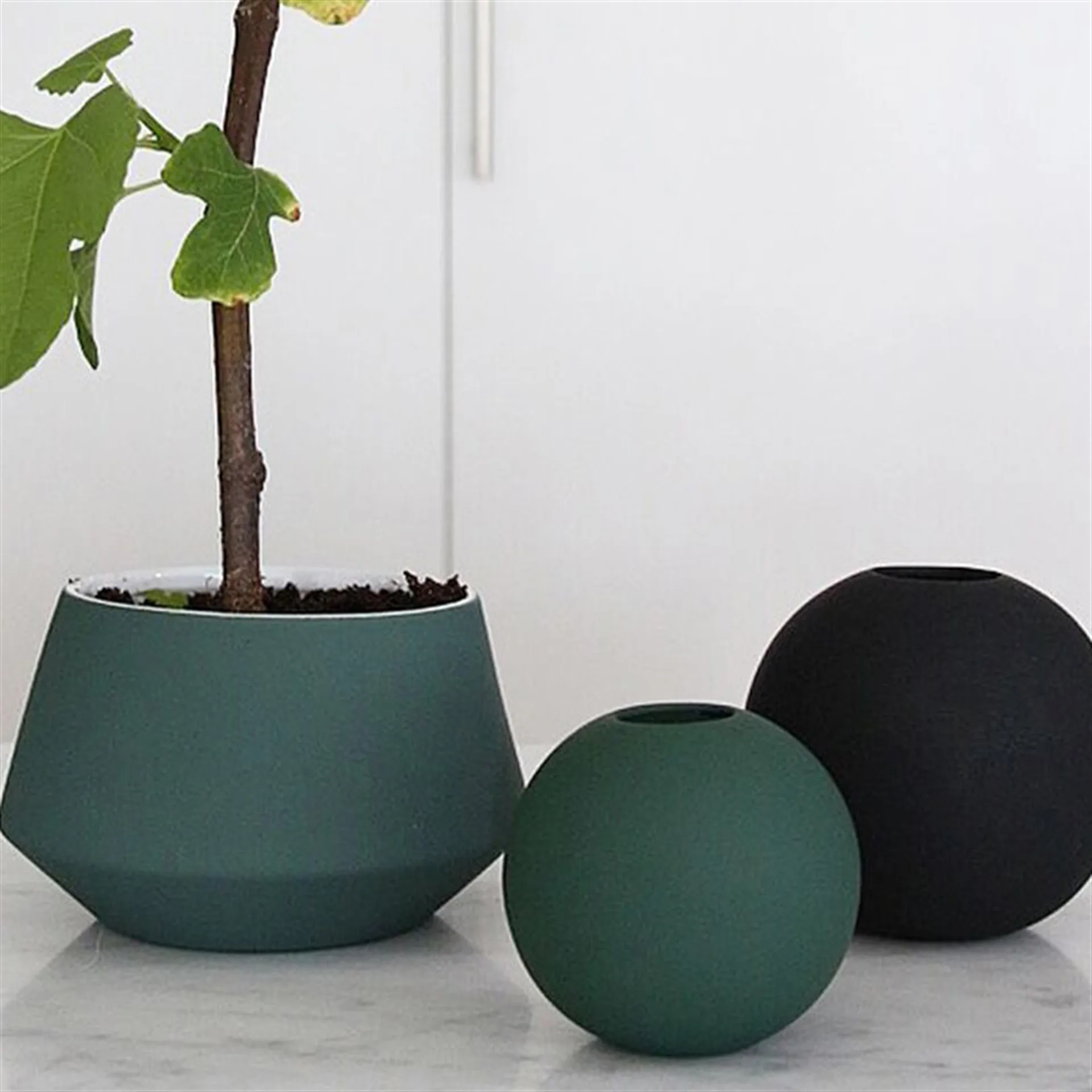 Vaso verde escuro Ball, 8 cm Cooee Design