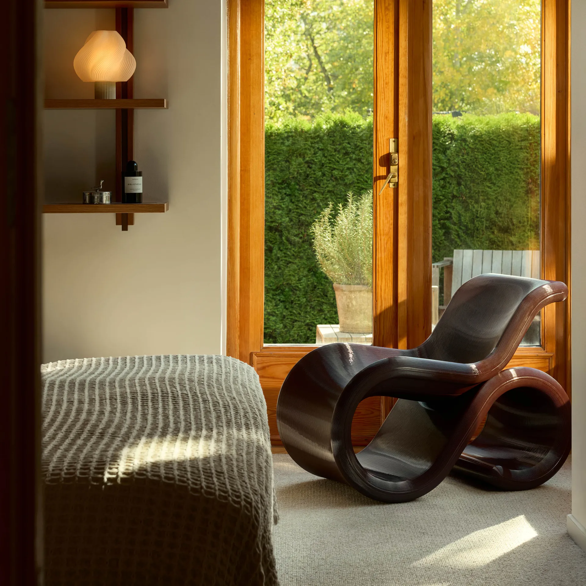 Cadeira lounge Éclair, Cereja Crème Atelier