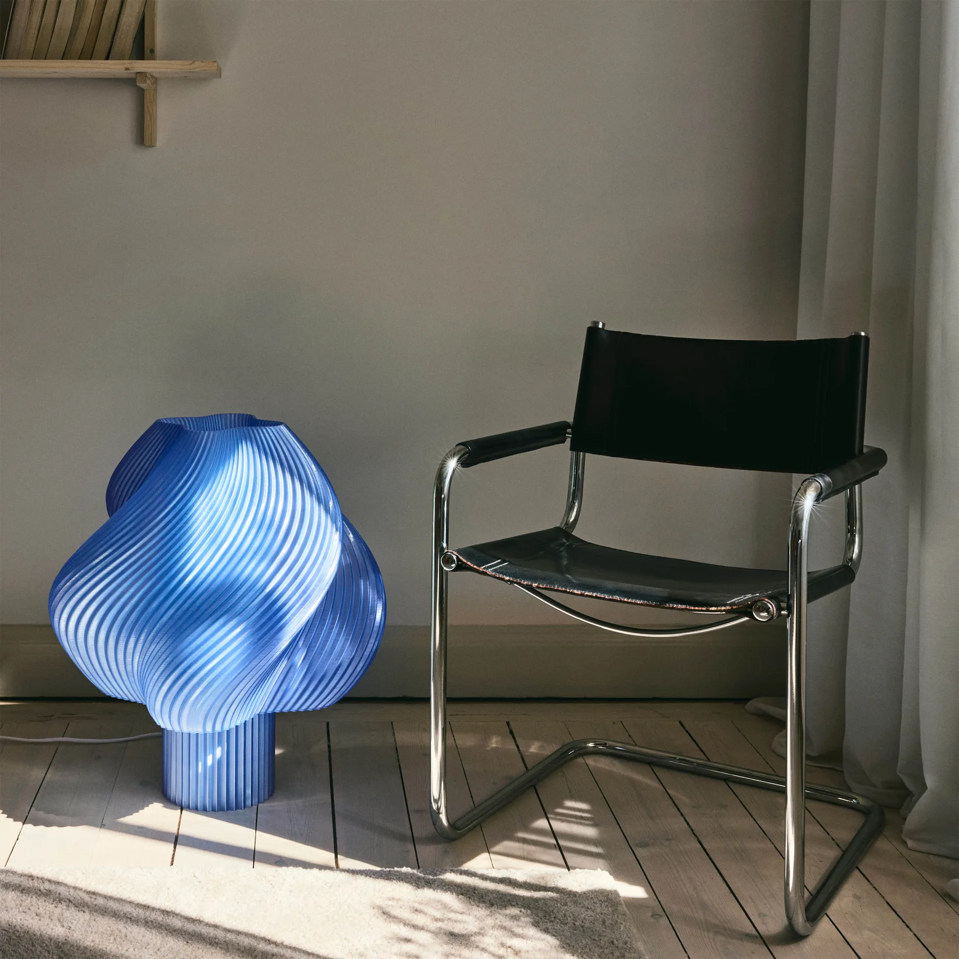 Candeeiro de chão Soft Serve, Sorbete de Blueberry, Mega, 63 cm Crème Atelier