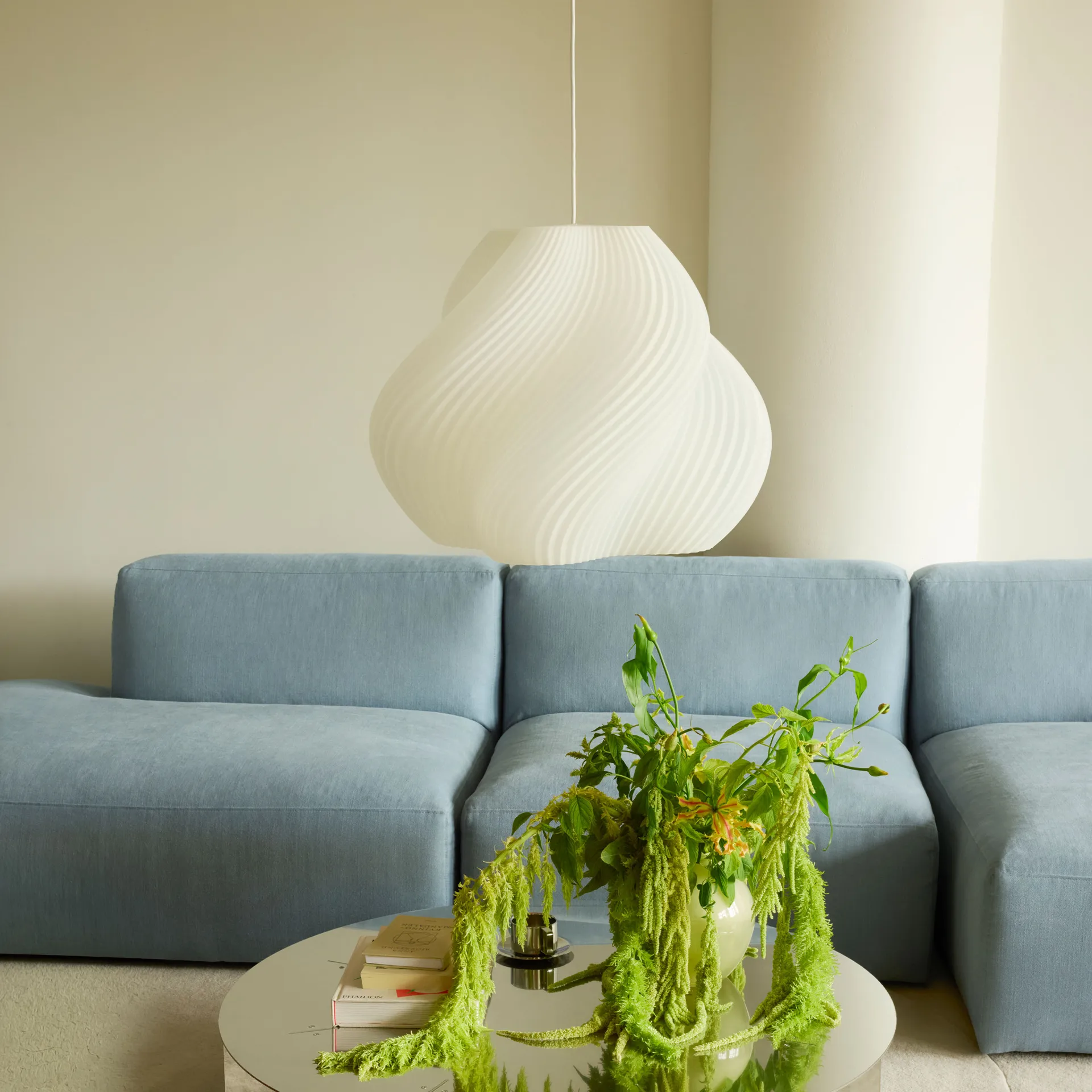 Soft Serve pendente, White-chrome, Mega, 60 cm Crème Atelier