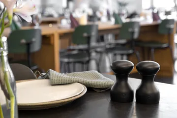 Conjunto de moinhos de sal e pimenta Lyon - Black, 2 peças - Crushgrind