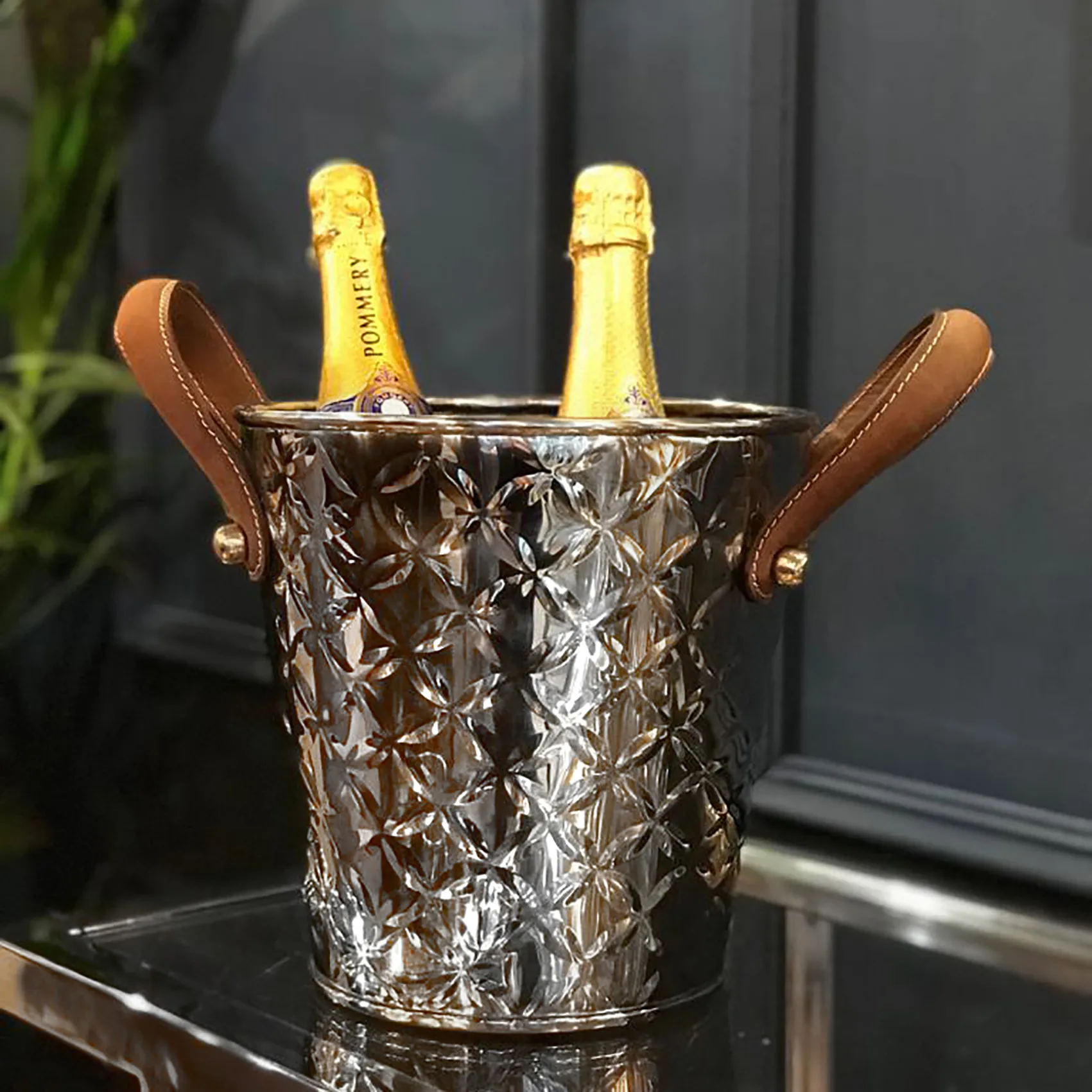 Refrigerador de vinho com pega em pele French Fleur, Aço inoxidável Culinary Concepts