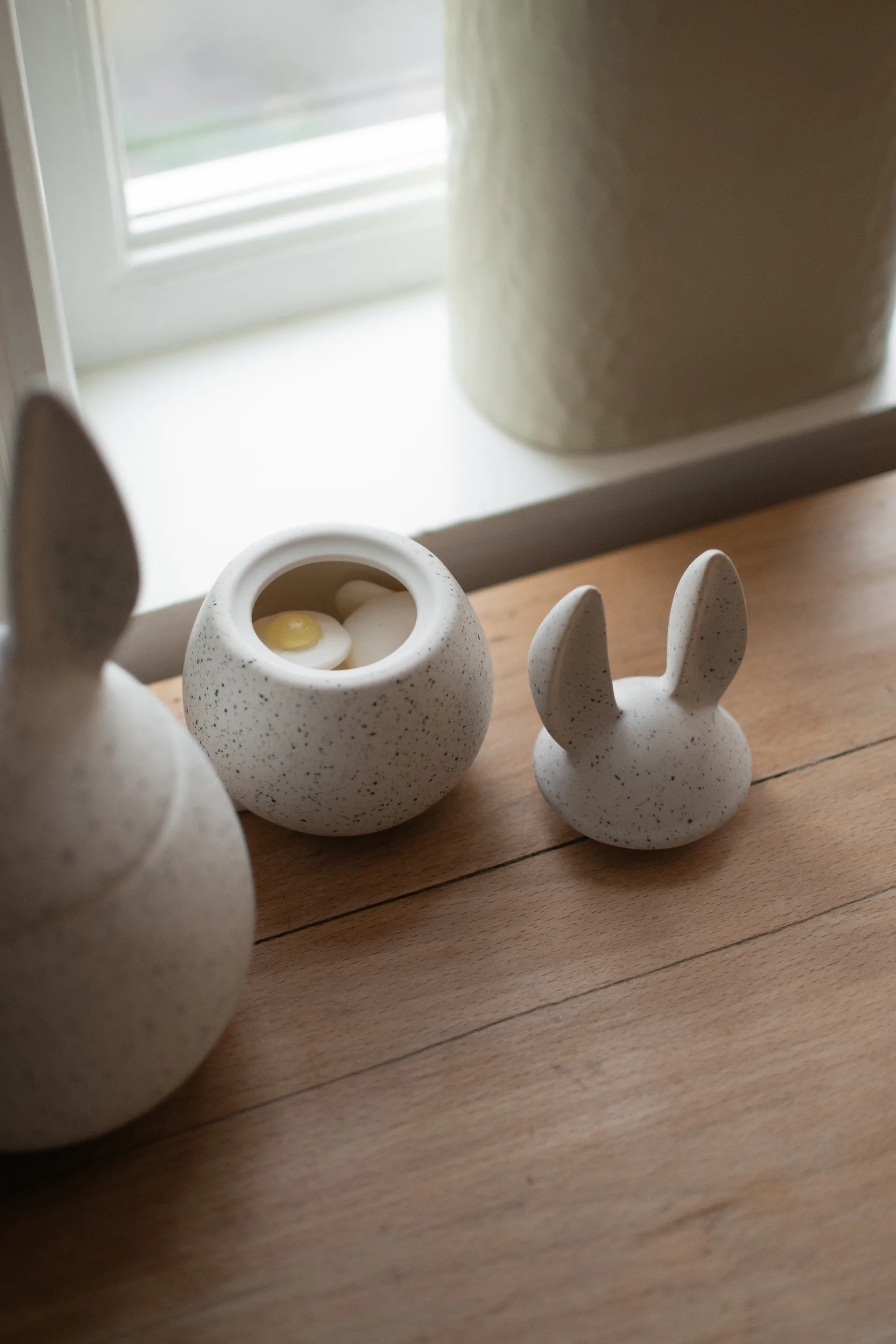 DBKD Eating rabbit tigela pequena, White dot DBKD