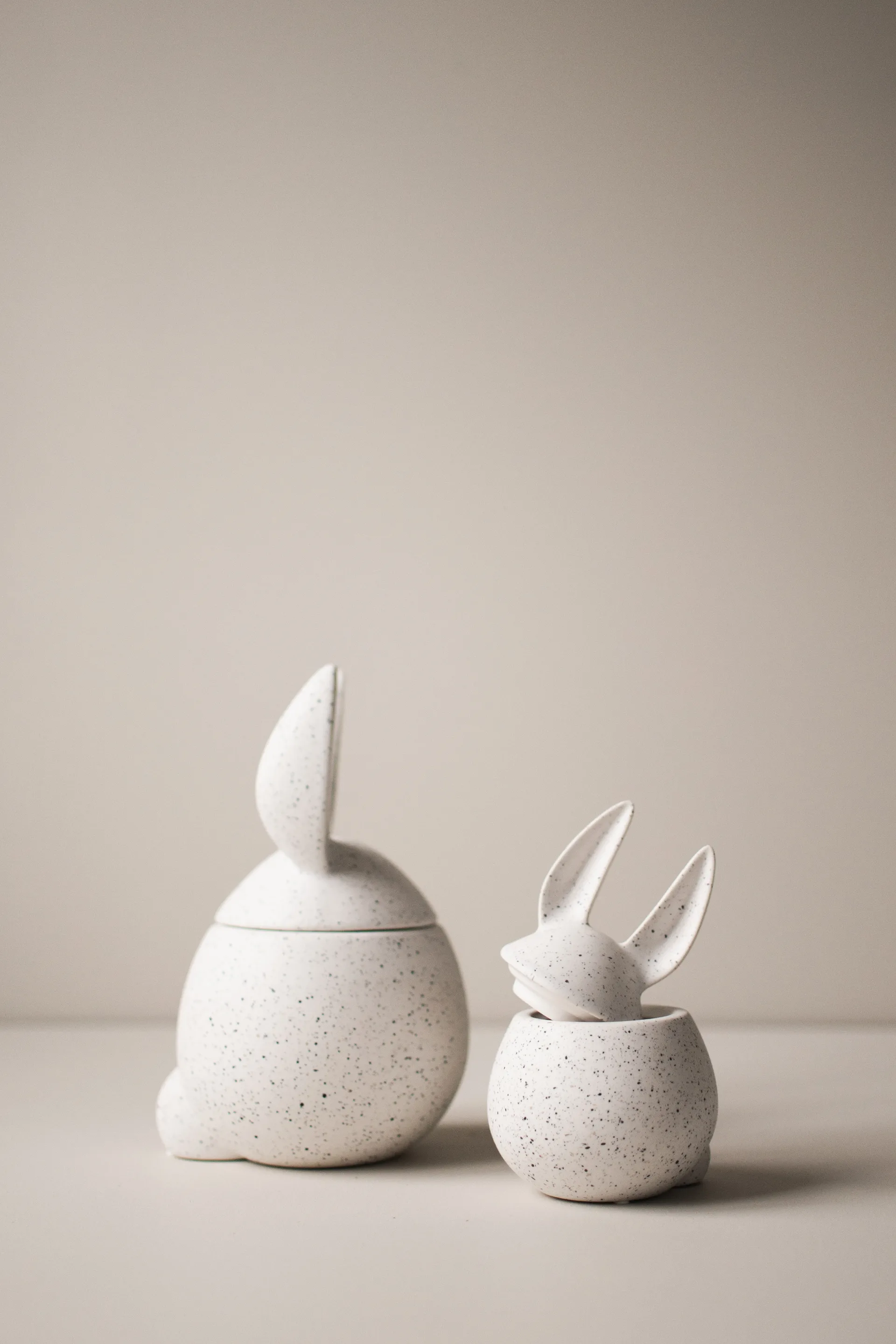 DBKD Eating rabbit tigela pequena, White dot DBKD