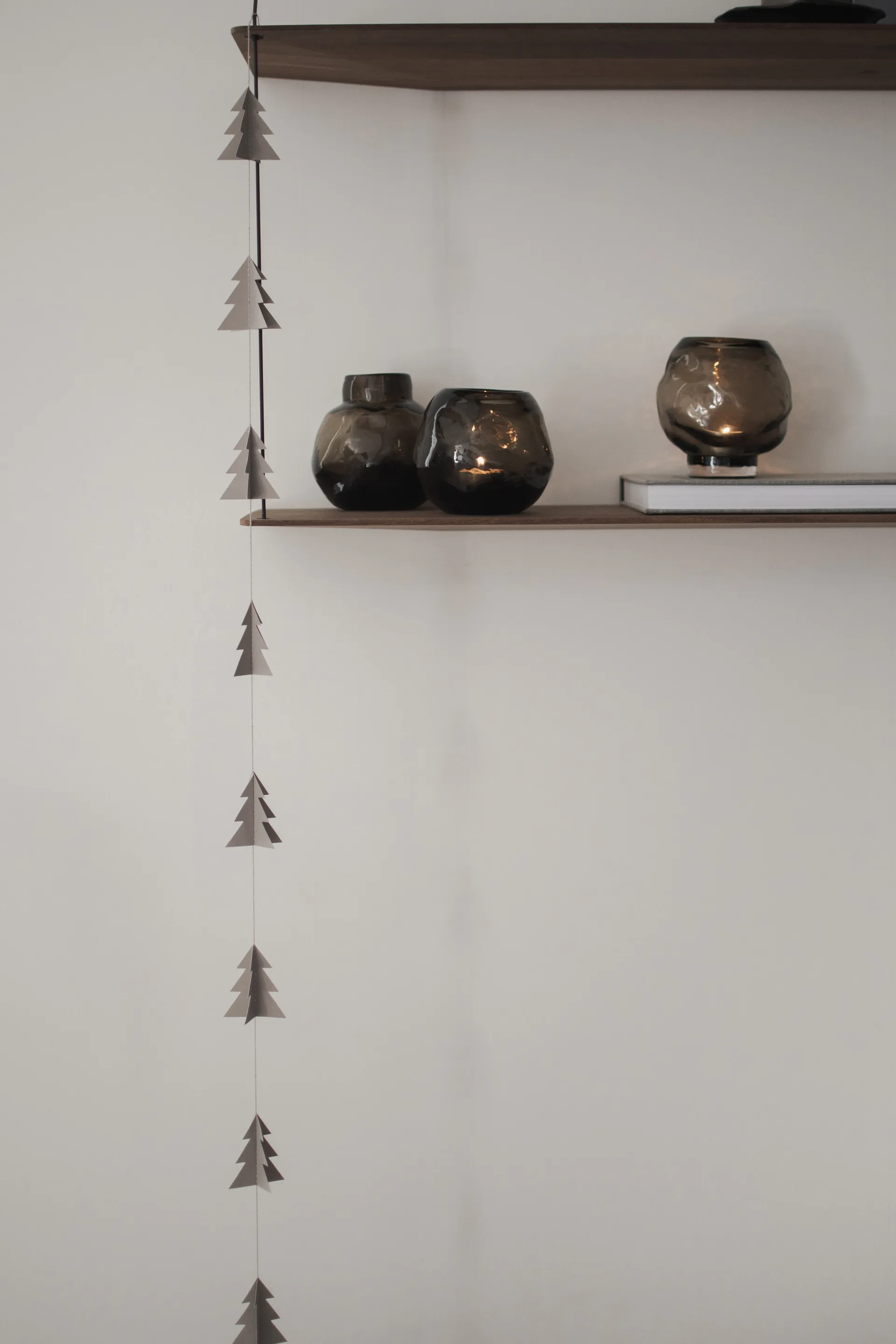 Guirlanda girlang abeto, Mole DBKD