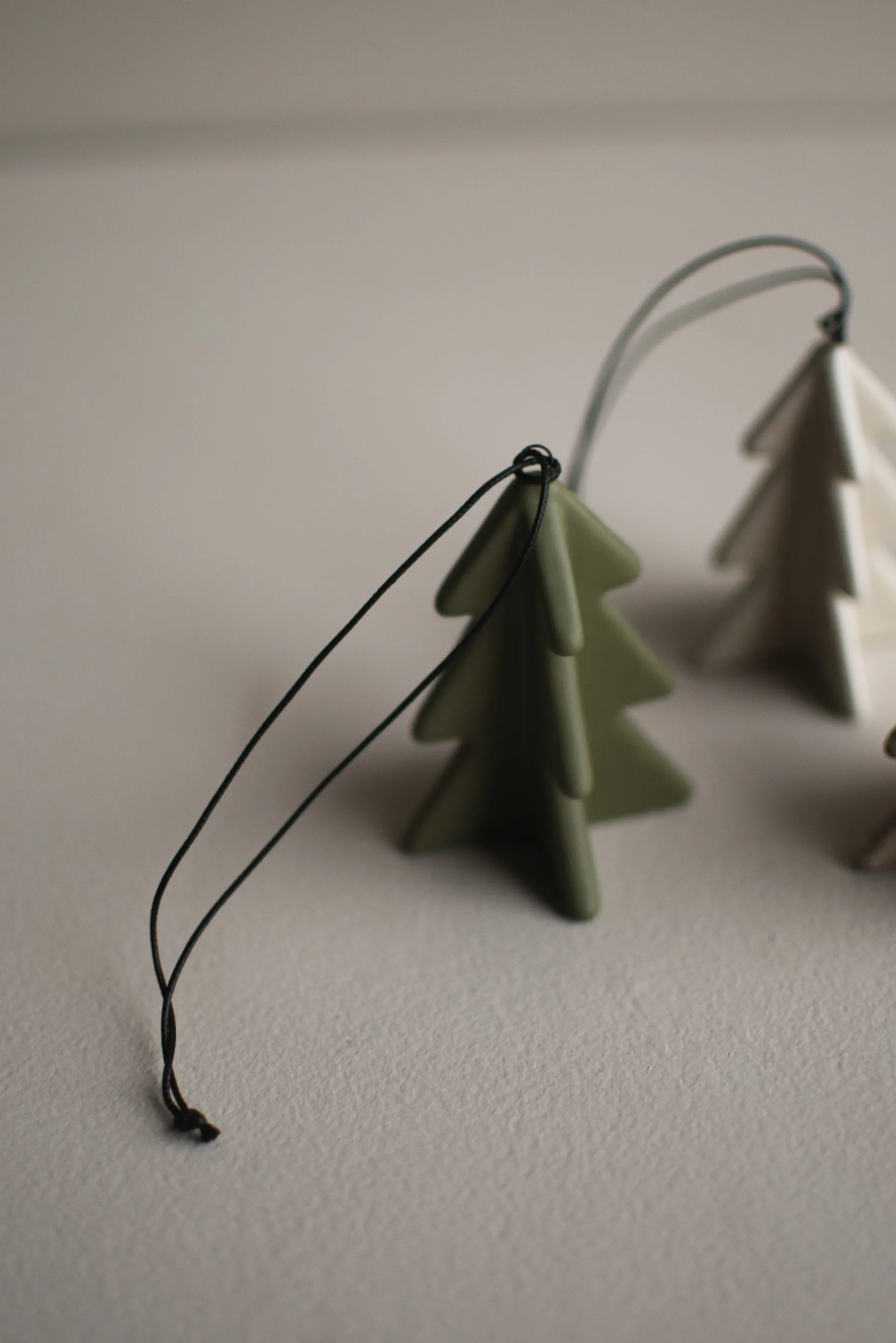 Hanging árvore de inverno 7 cm, Verde DBKD