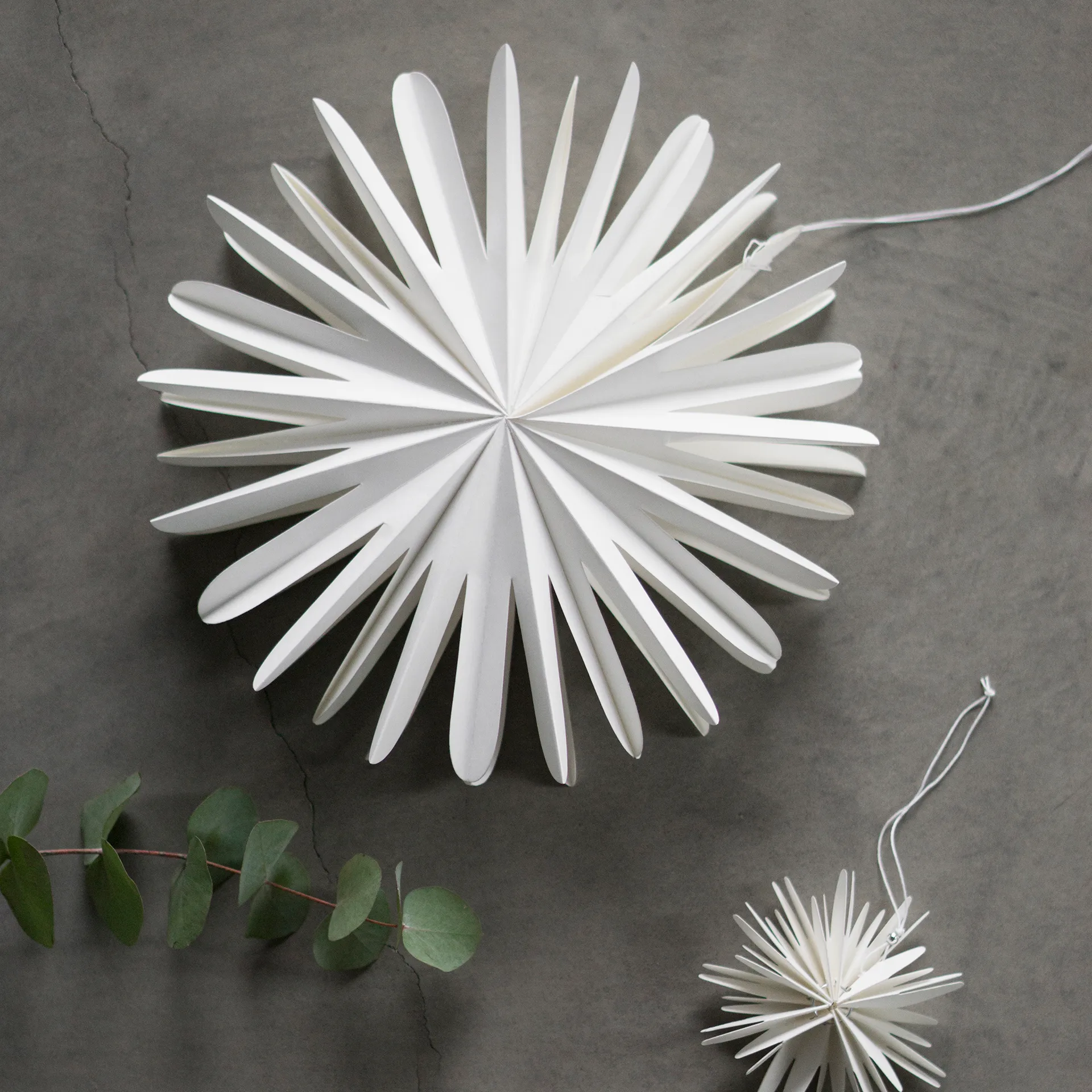 Pingente de Natal em flocos de papel, Grande DBKD